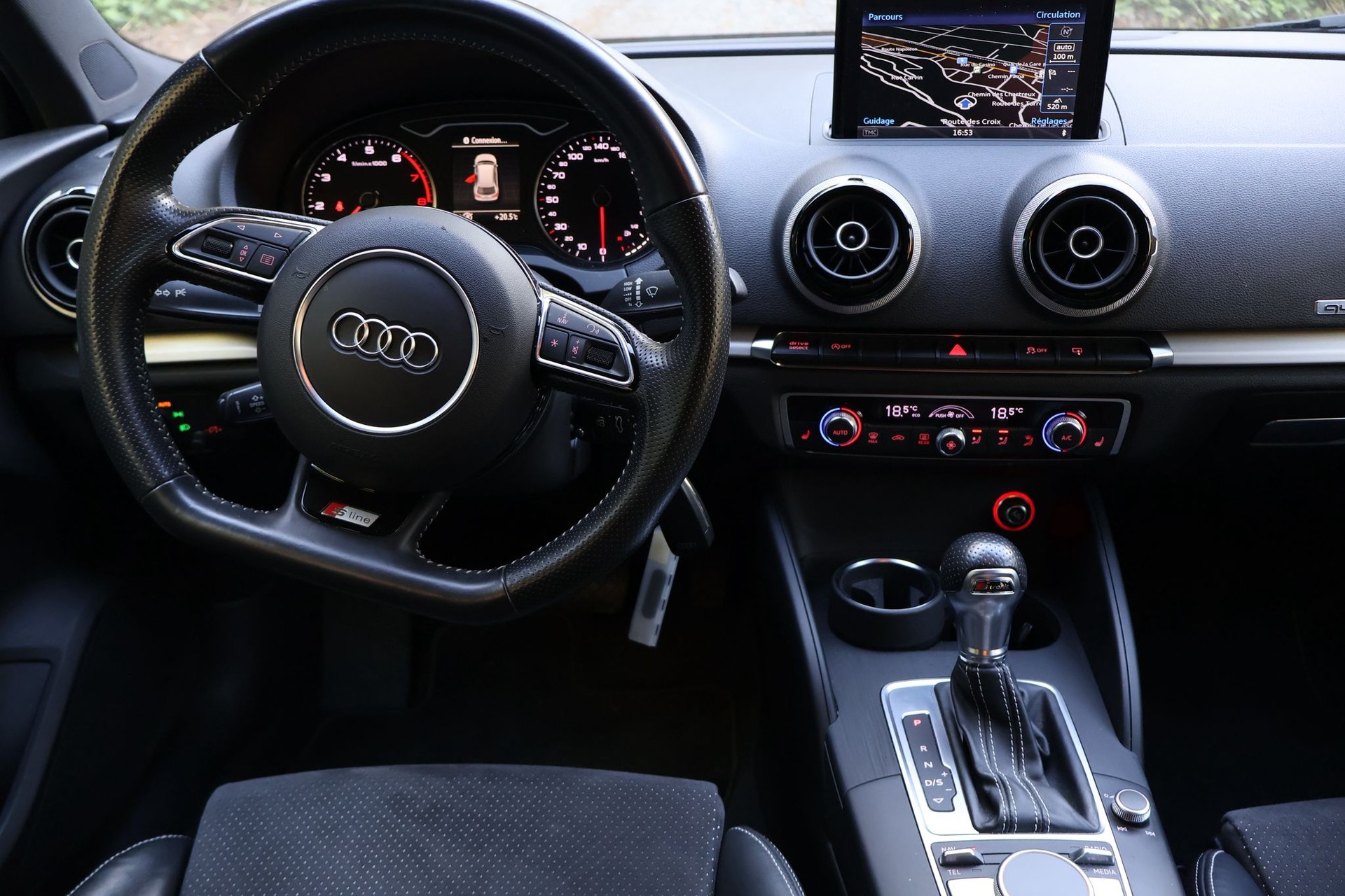 AUDI A3 Sportback 1.8 TFS S-Line quattro S-tronic-image-11