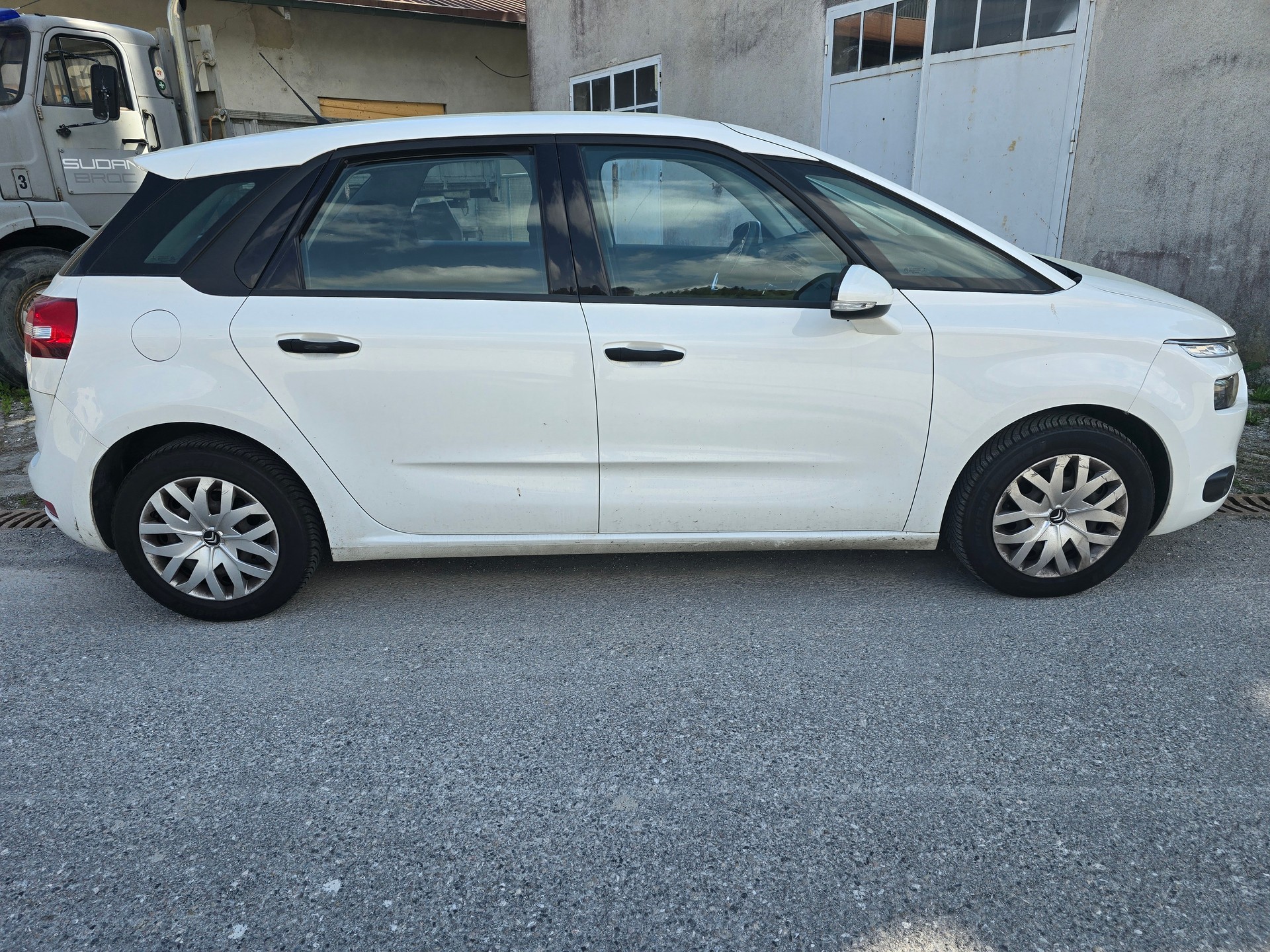 CITROEN C4 Picasso 1.6i 16V Séduction-image-5
