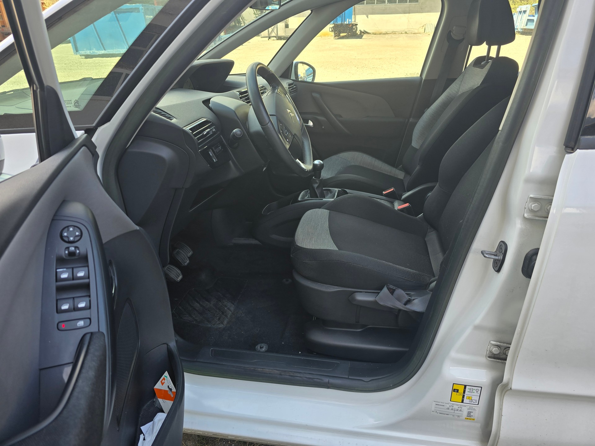 CITROEN C4 Picasso 1.6i 16V Séduction-image-9