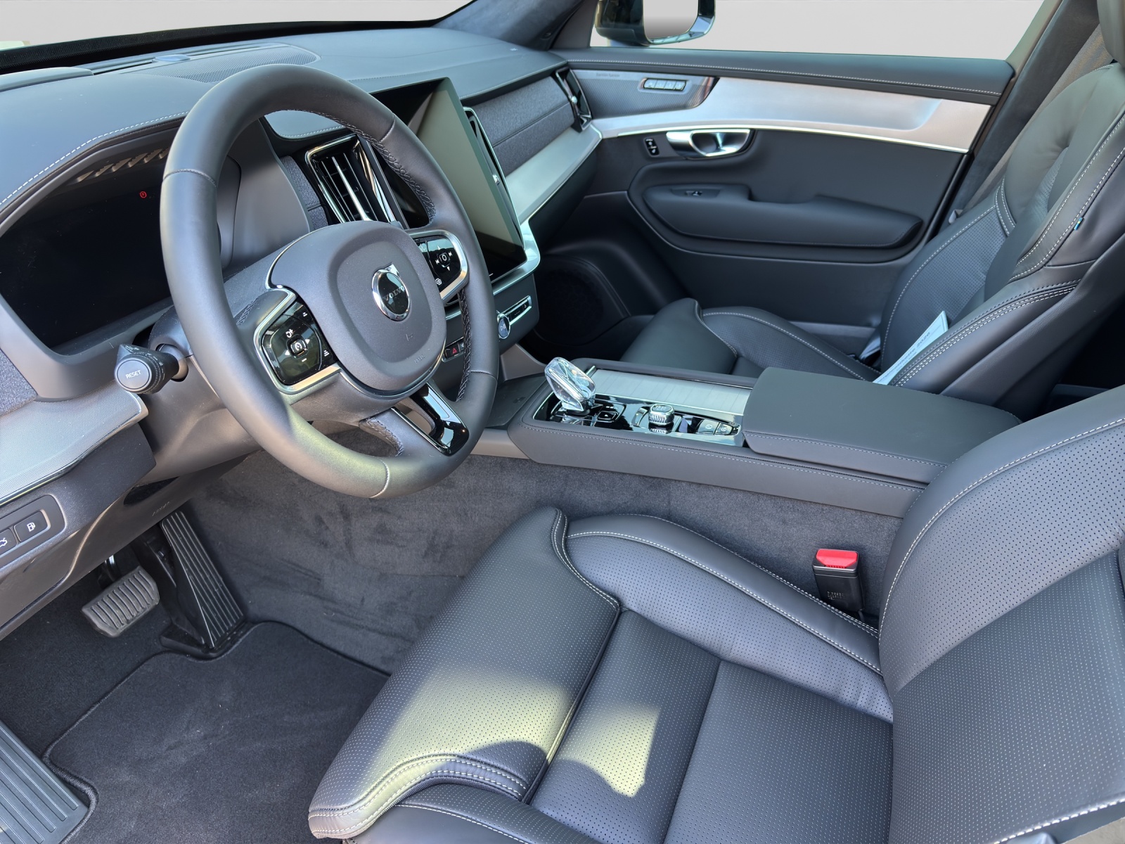 VOLVO XC90 2.0 T8 TE Black Edition eAWD-showroom-element-3
