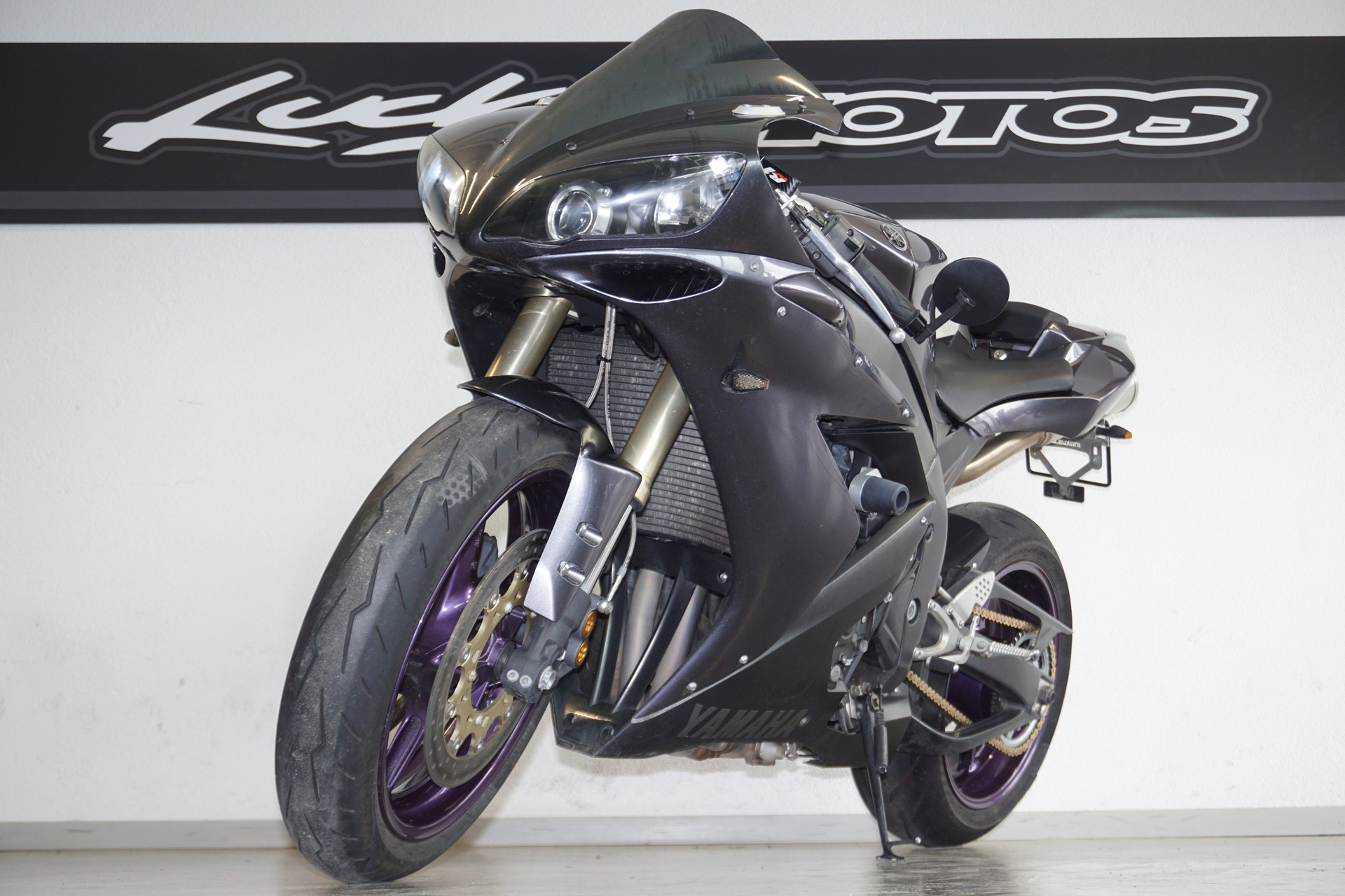 YAMAHA YZF-R1-image-3