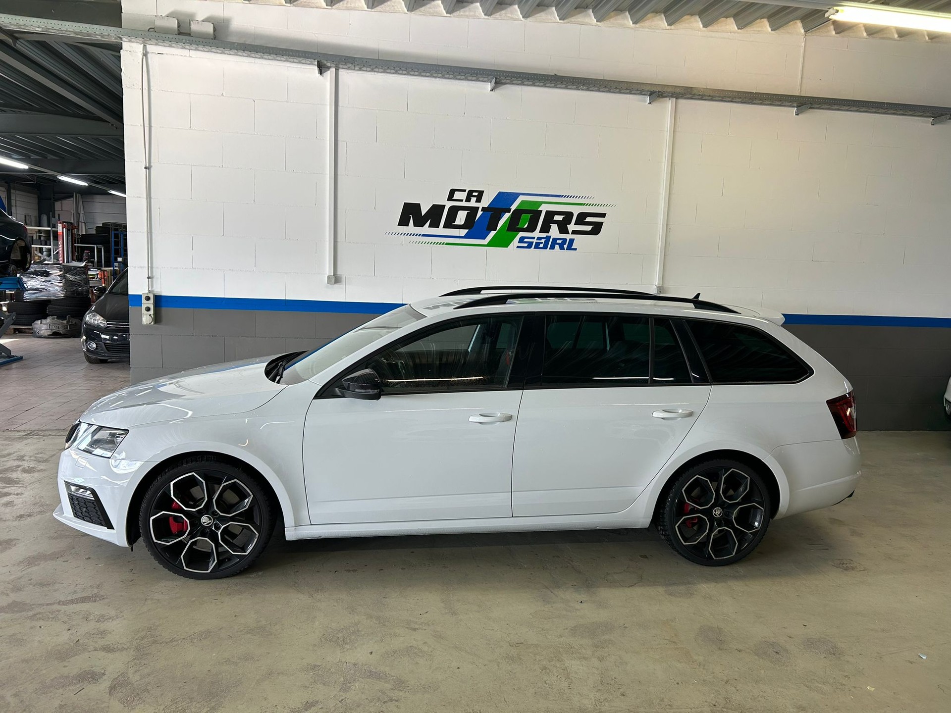 SKODA Octavia Combi 2.0 TSI RS Final Edition DSG-image-7