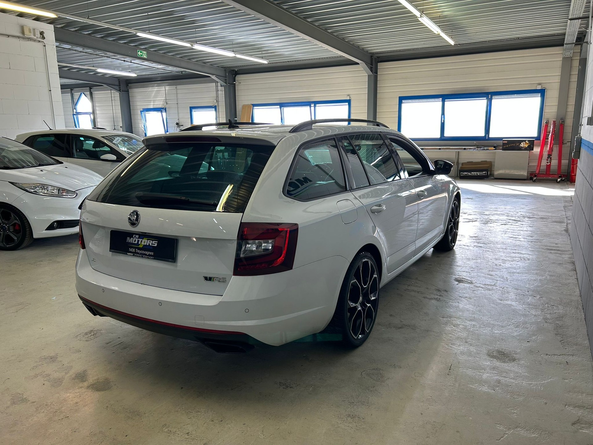 SKODA Octavia Combi 2.0 TSI RS Final Edition DSG-image-4
