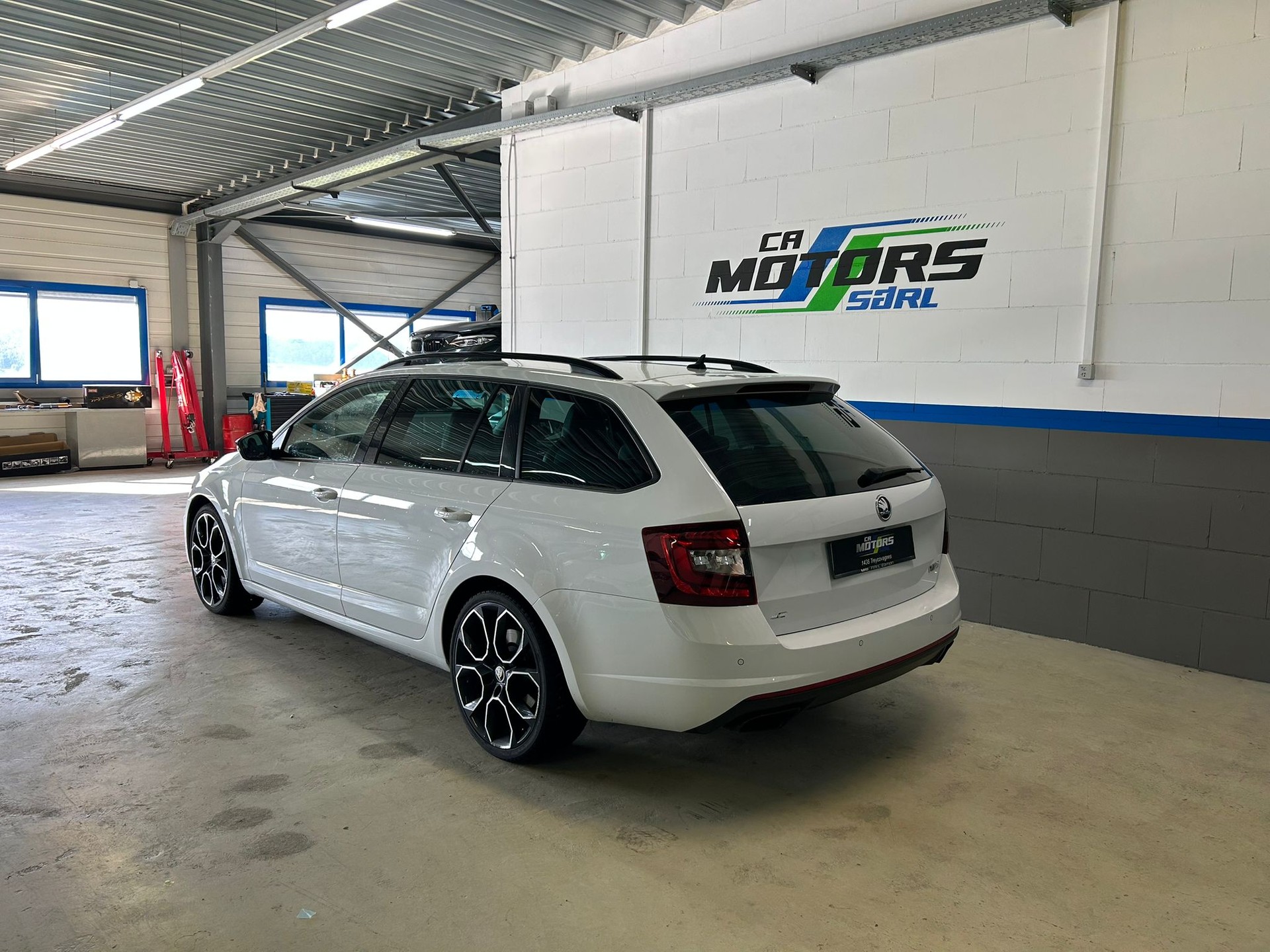 SKODA Octavia Combi 2.0 TSI RS Final Edition DSG-image-6