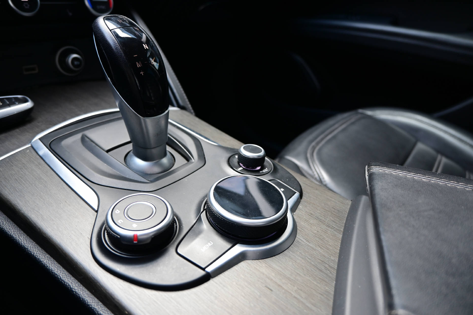 ALFA ROMEO Stelvio 2.0 Q4 280 Executive-image-15