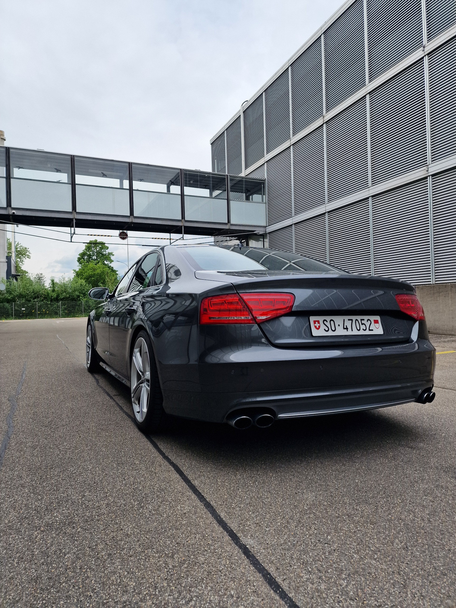 AUDI S8 4.0 V8 TFSI Quattro-image-4