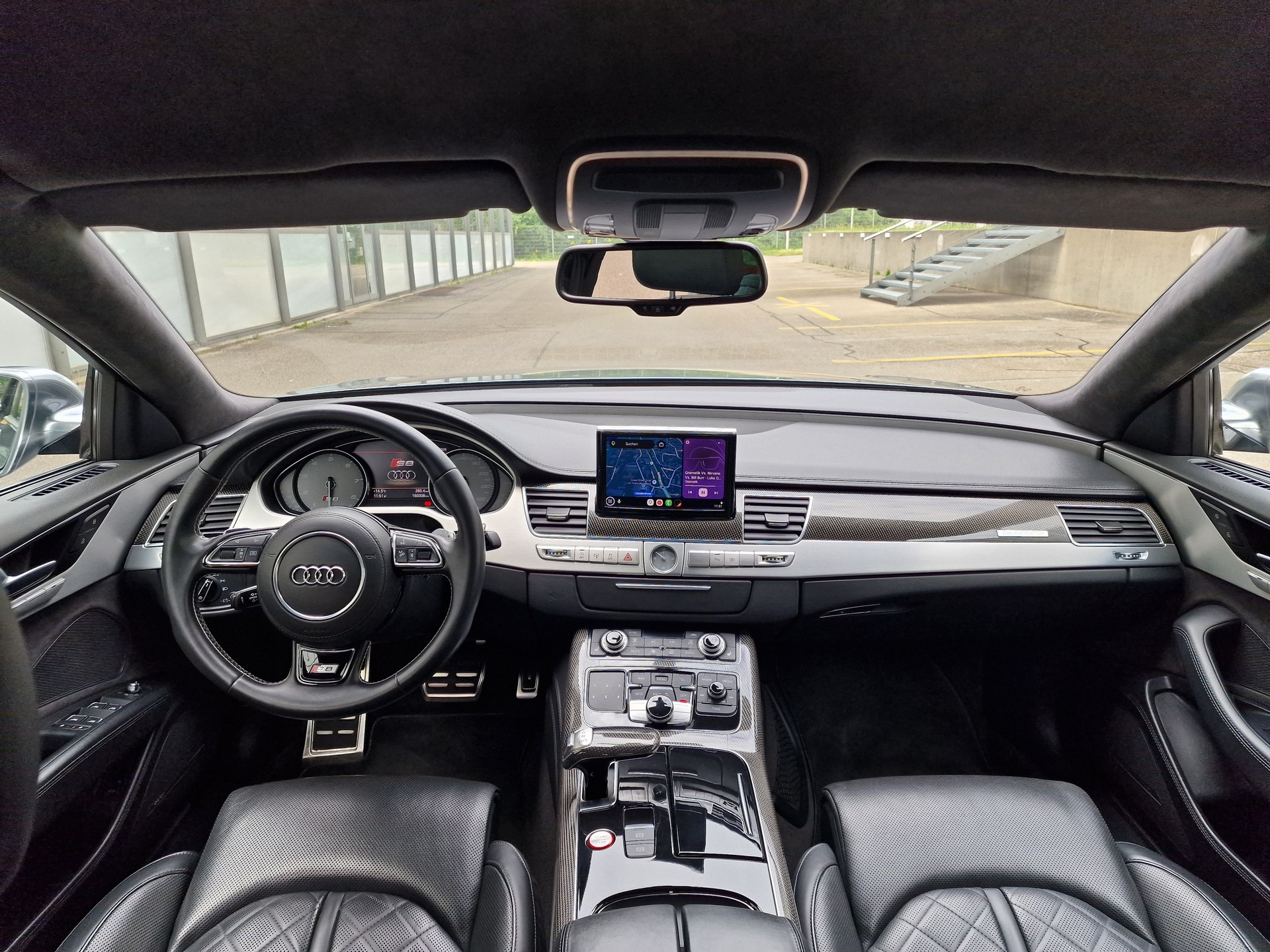 AUDI S8 4.0 V8 TFSI Quattro-image-8