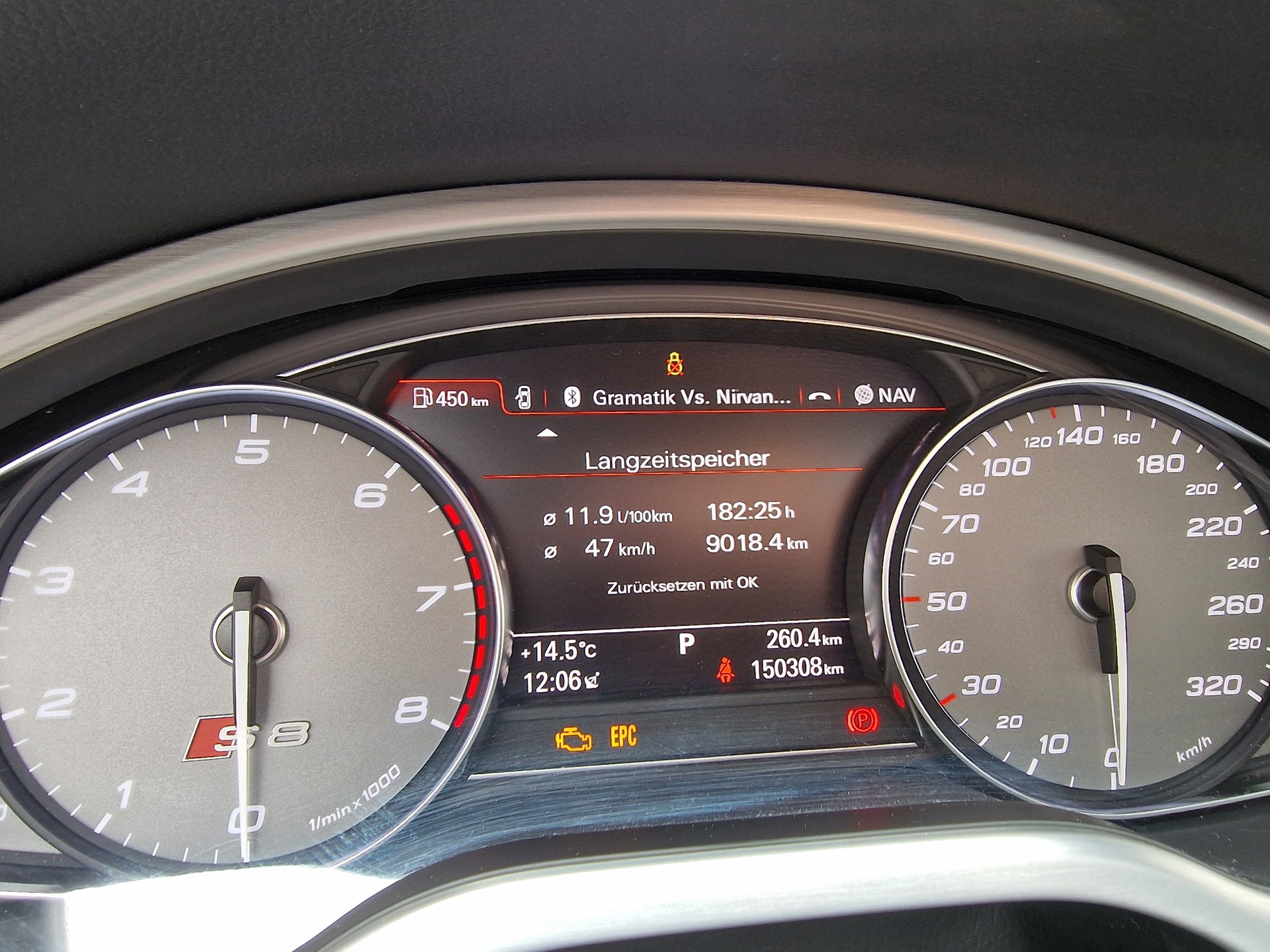 AUDI S8 4.0 V8 TFSI Quattro-image-14