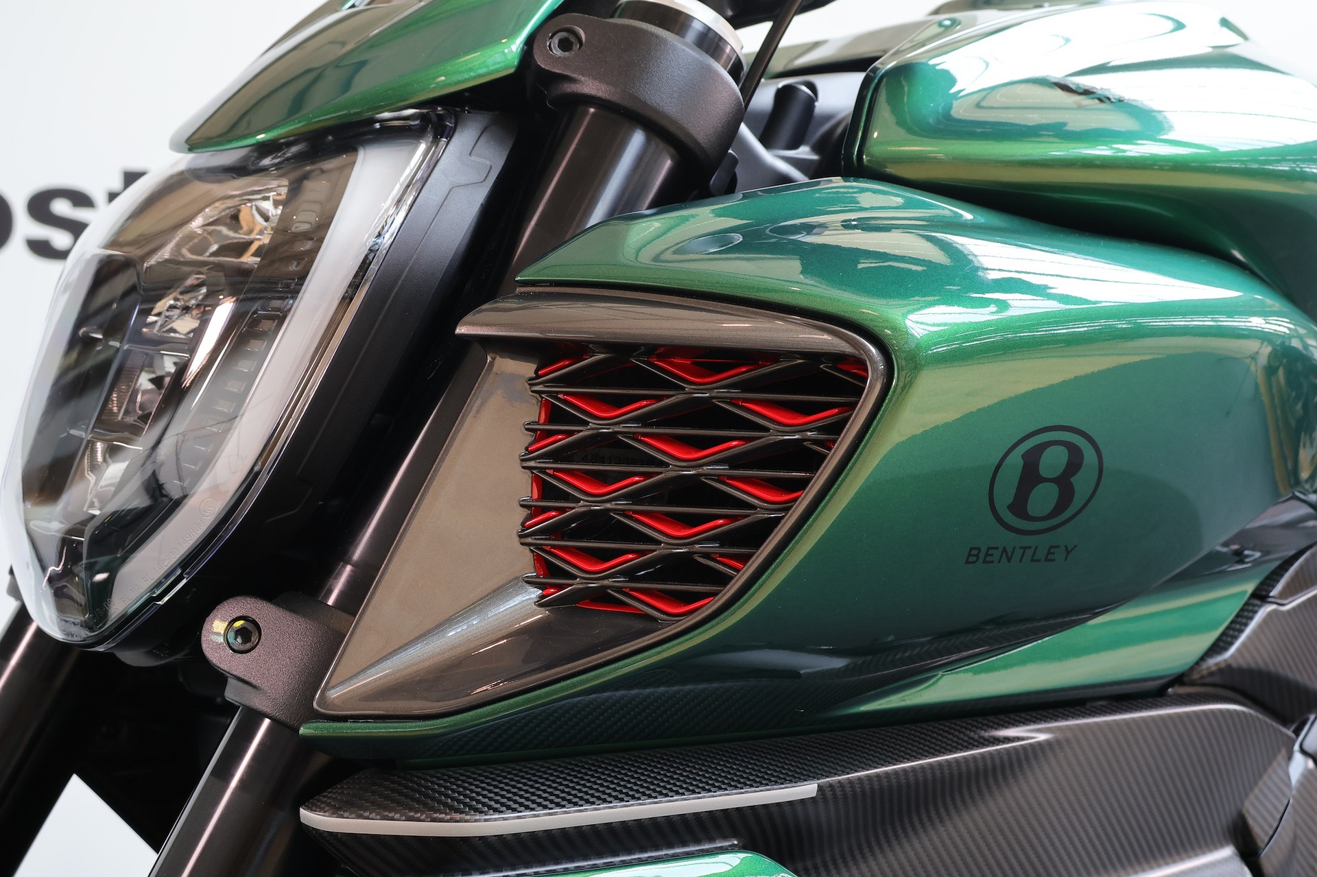 DUCATI Diavel V4 Bentley Nr. 095/500 Limited Edition-image-9