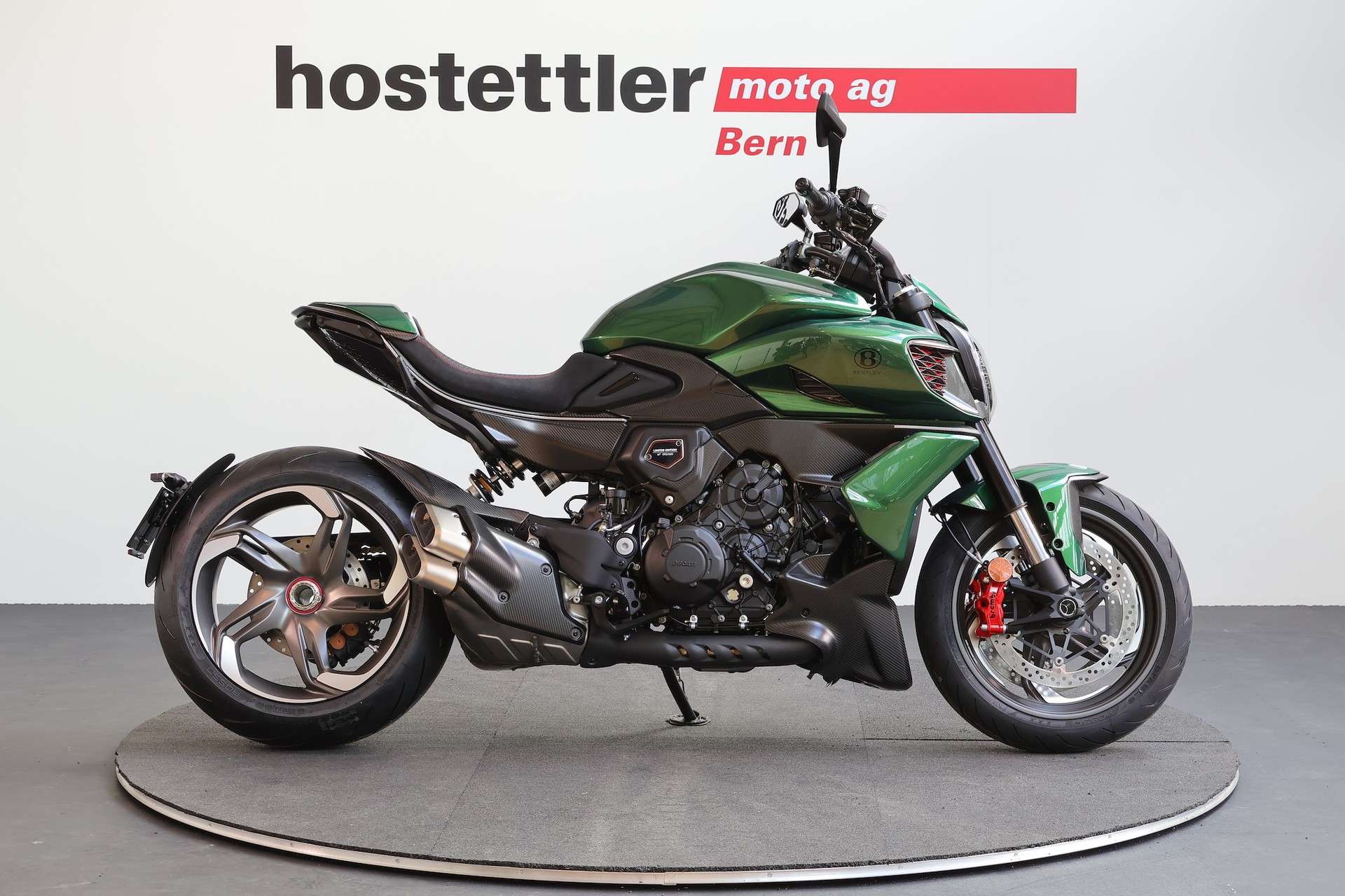 DUCATI Diavel V4 Bentley Nr. 095/500 Limited Edition-showroom-element-1