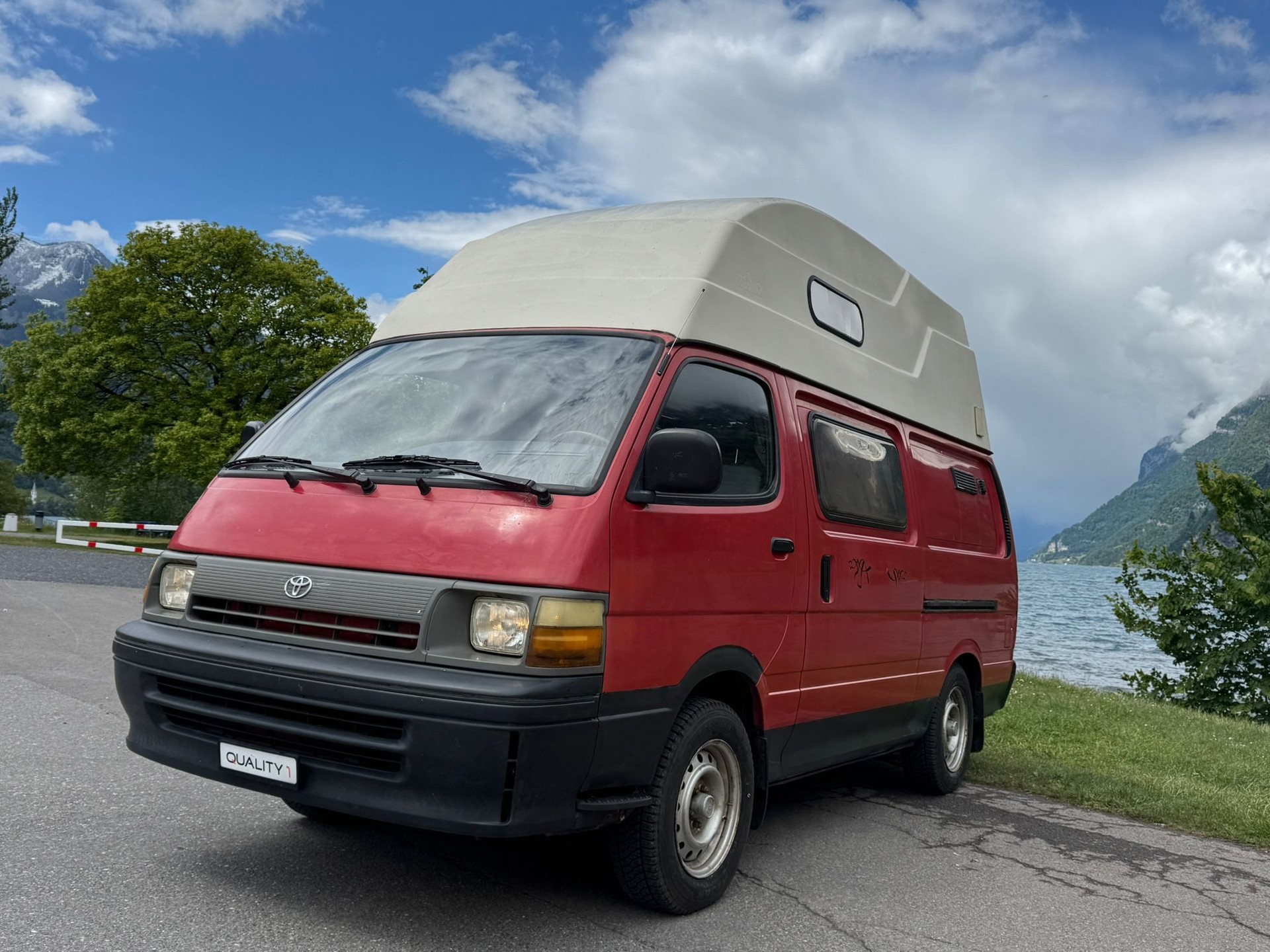 TOYOTA Hiace-image-1