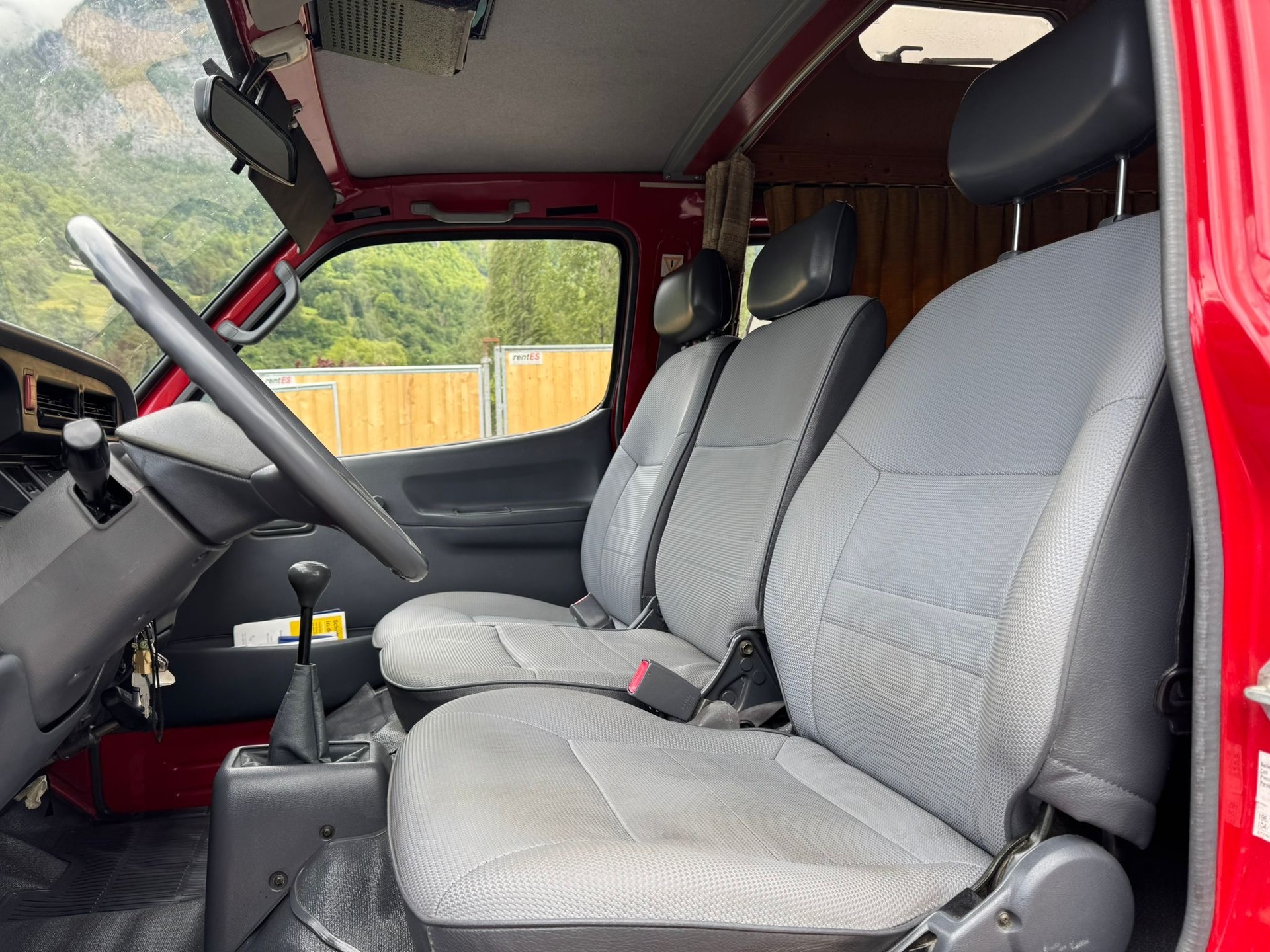 TOYOTA Hiace-image-8