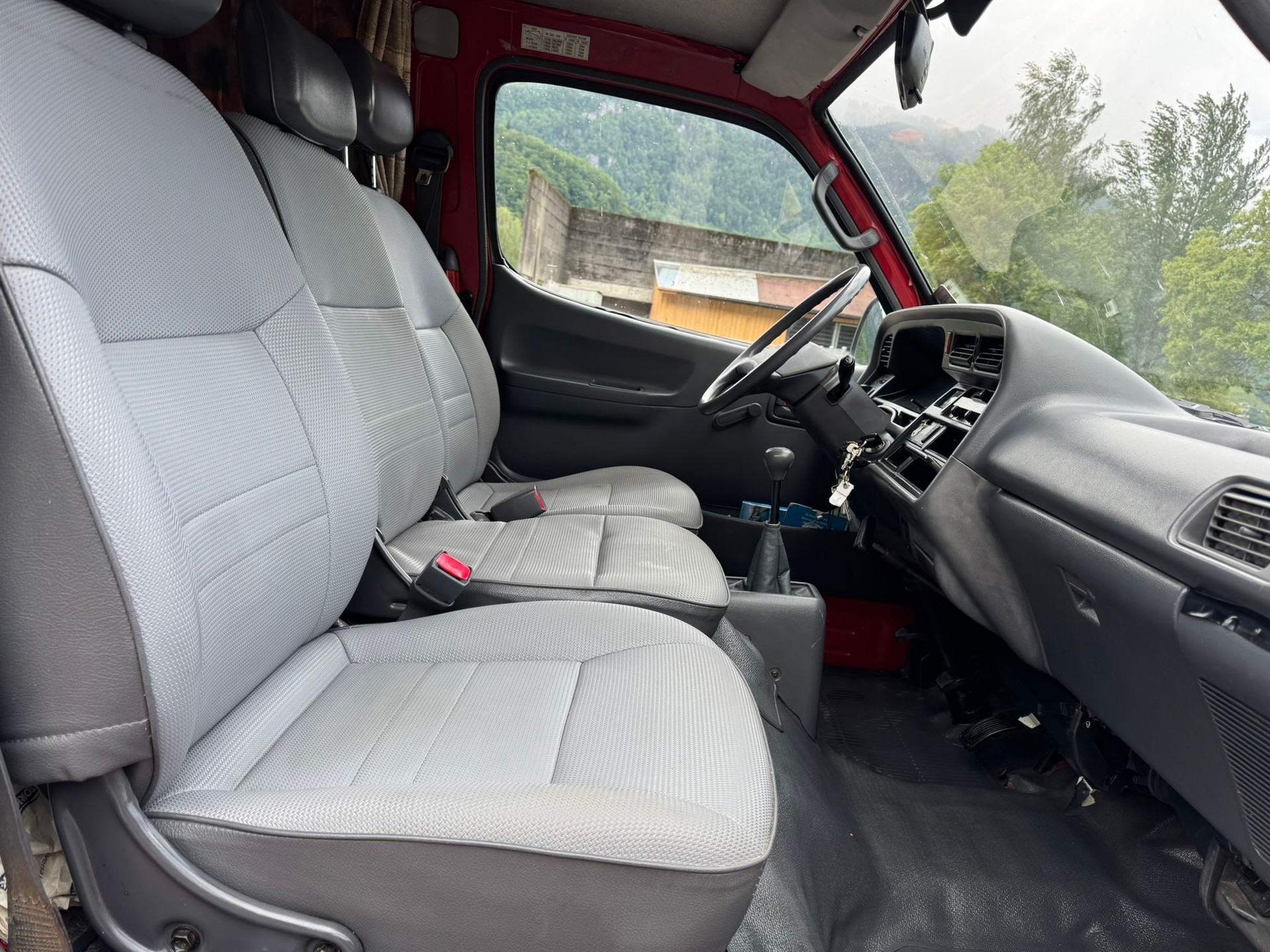 TOYOTA Hiace-image-9