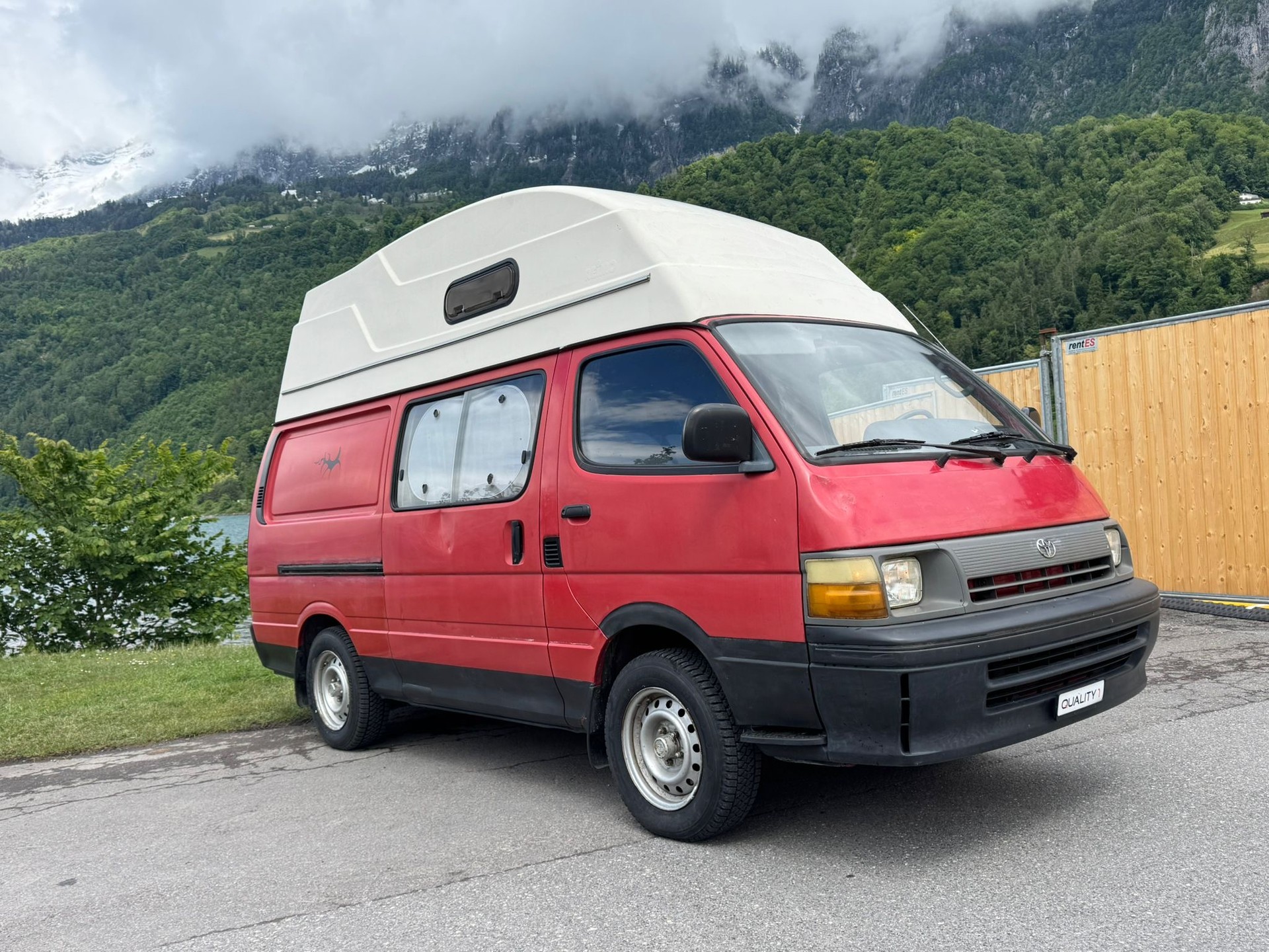TOYOTA Hiace-image-2