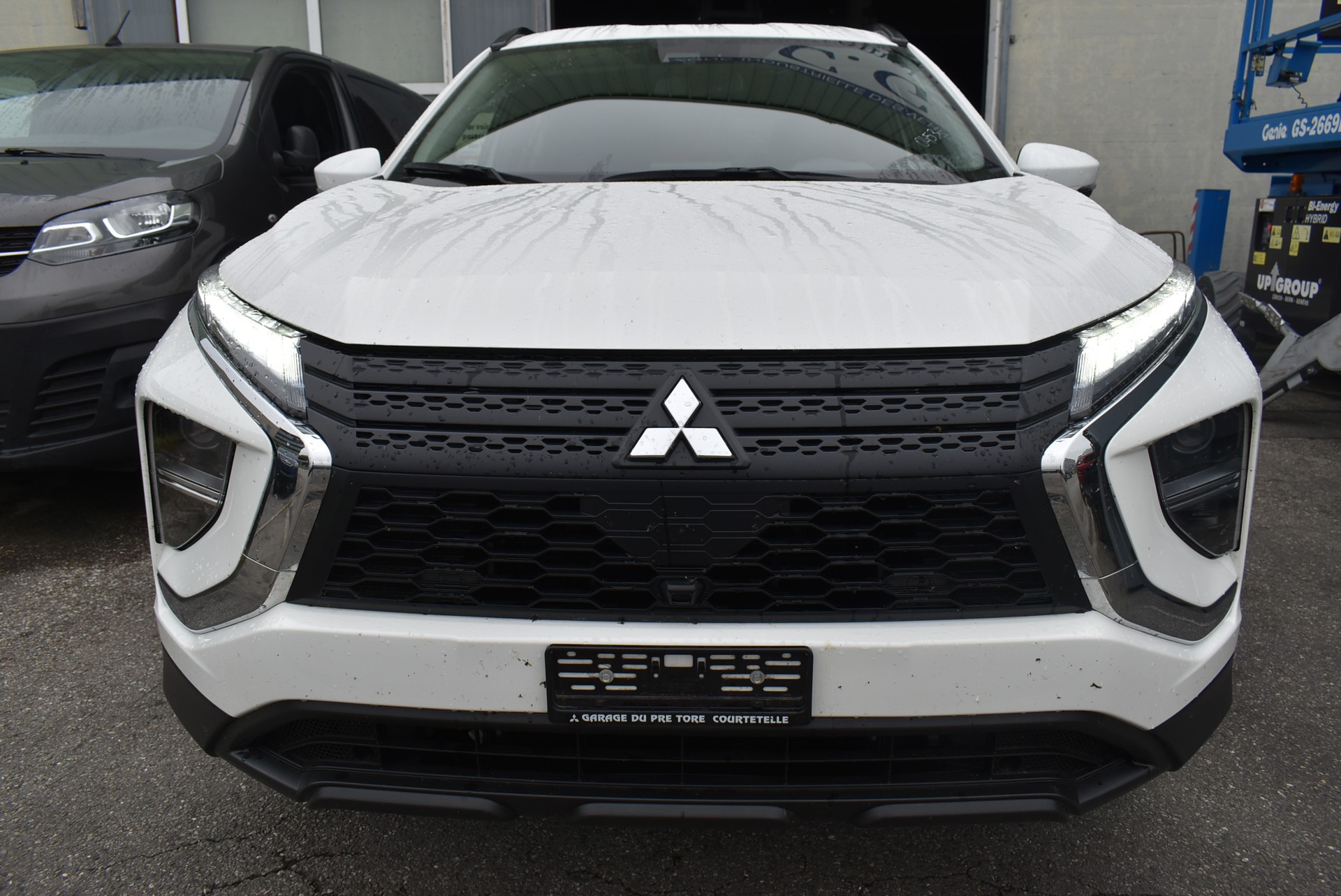 MITSUBISHI Eclipse Cross 2.4 PHEV Inform 4WD-image-8