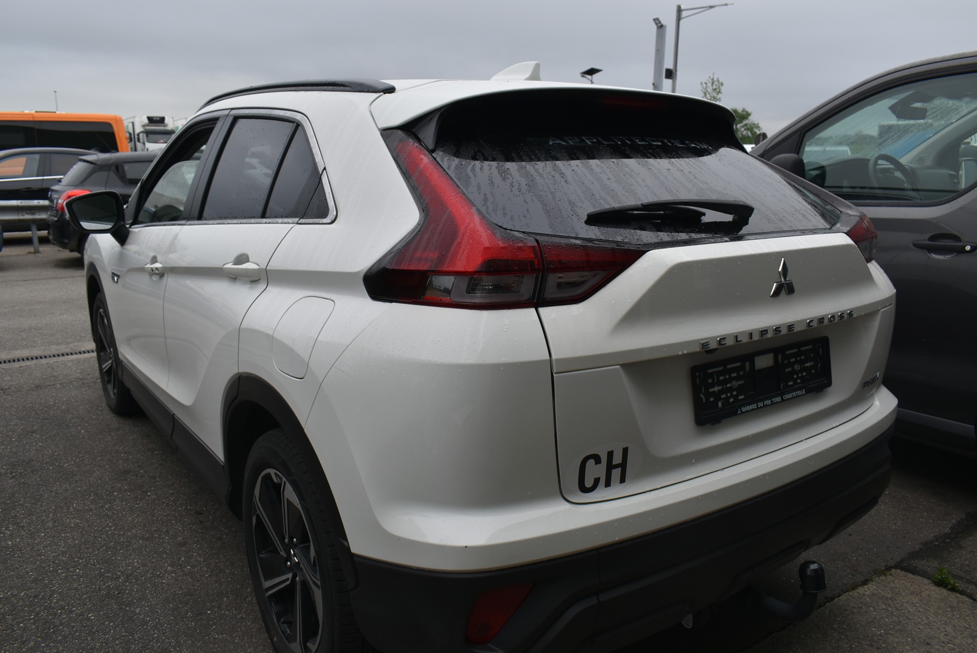 MITSUBISHI Eclipse Cross 2.4 PHEV Inform 4WD-image-12