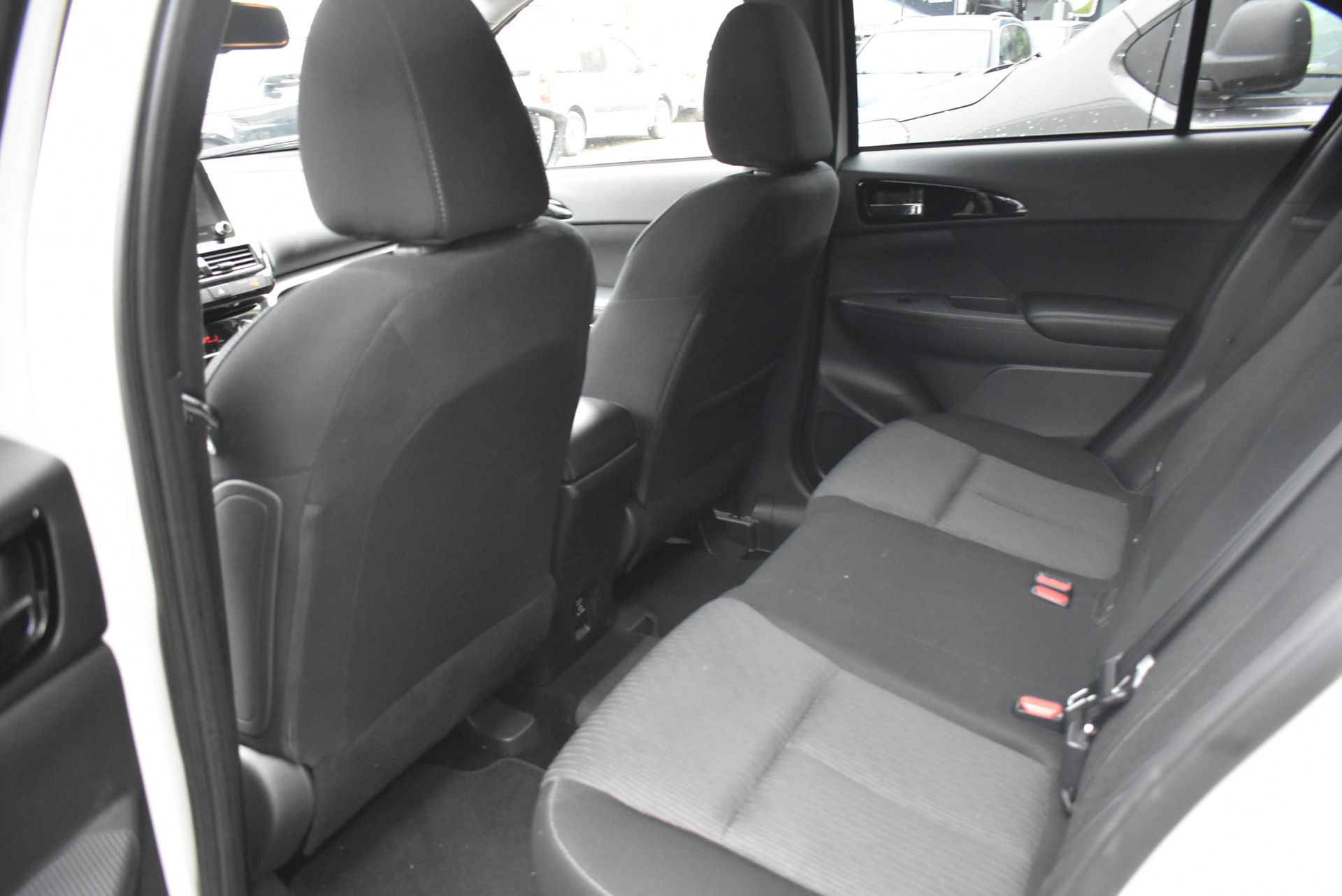 MITSUBISHI Eclipse Cross 2.4 PHEV Inform 4WD-image-1