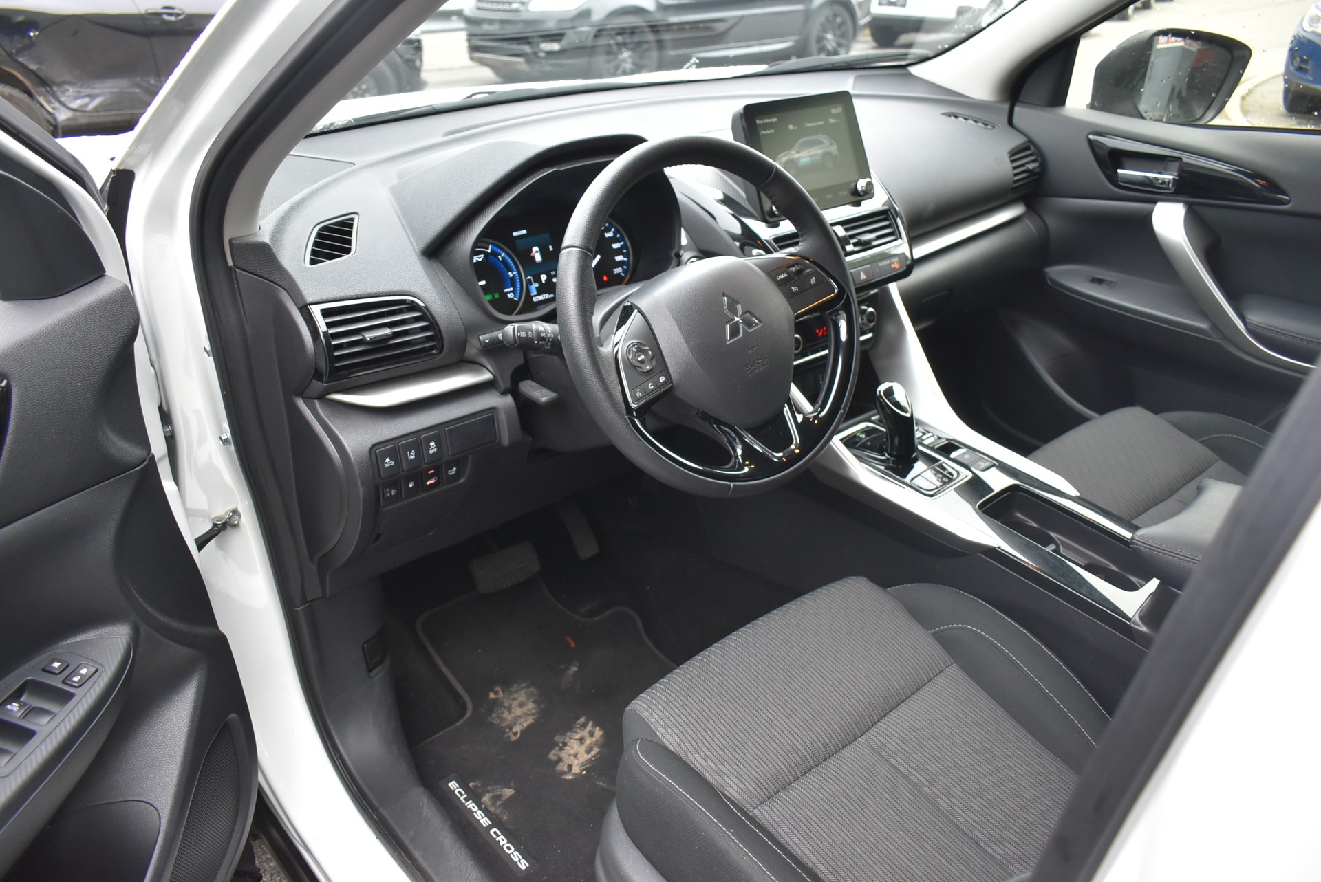 MITSUBISHI Eclipse Cross 2.4 PHEV Inform 4WD-image-6