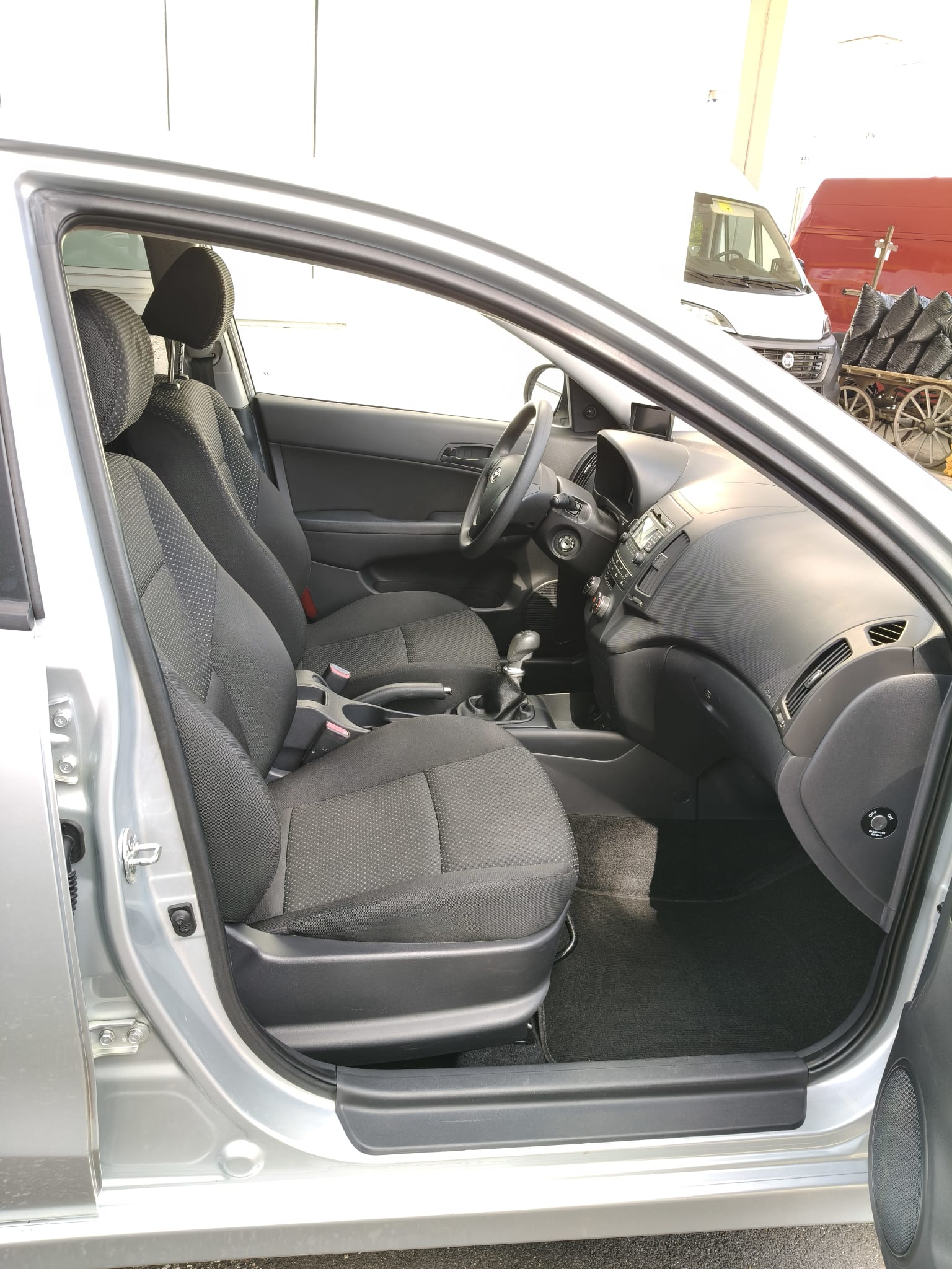 HYUNDAI i30 1.4 Comfort-image-7