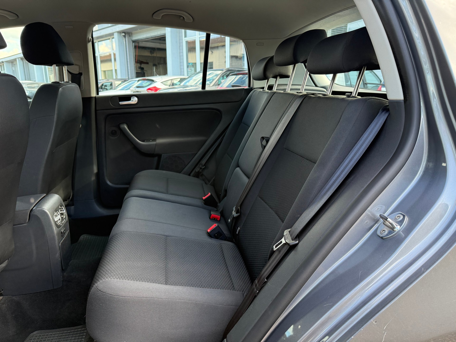 VW Golf Plus 1.4 TSI Trendline DSG-image-9