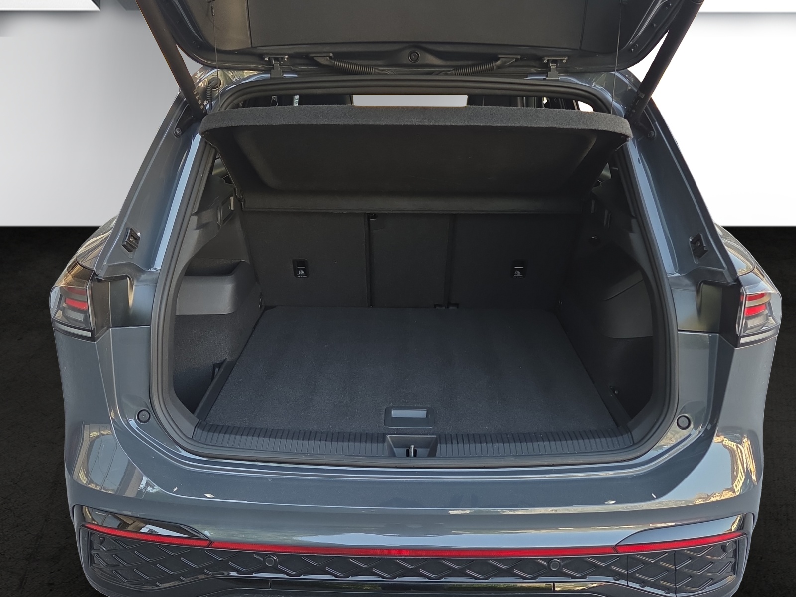 VW Tiguan 2.0 TDI SCR R-Line 4Motion DSG-image-18