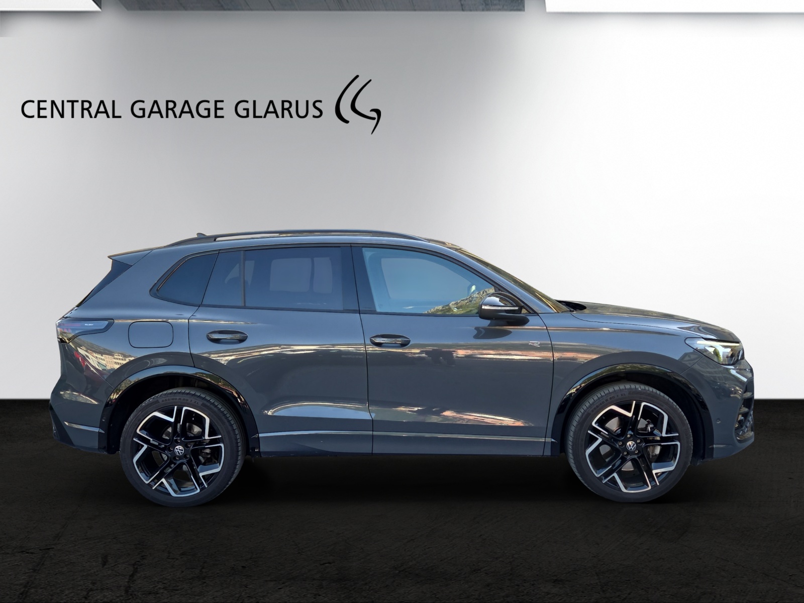 VW Tiguan 2.0 TDI SCR R-Line 4Motion DSG-image-4