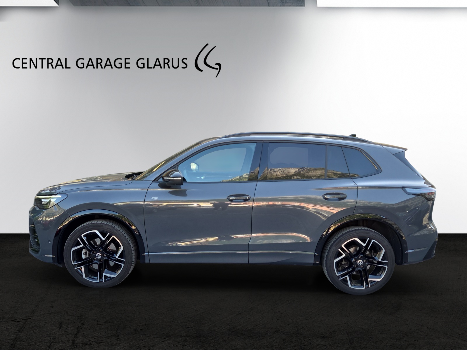 VW Tiguan 2.0 TDI SCR R-Line 4Motion DSG-showroom-element-3