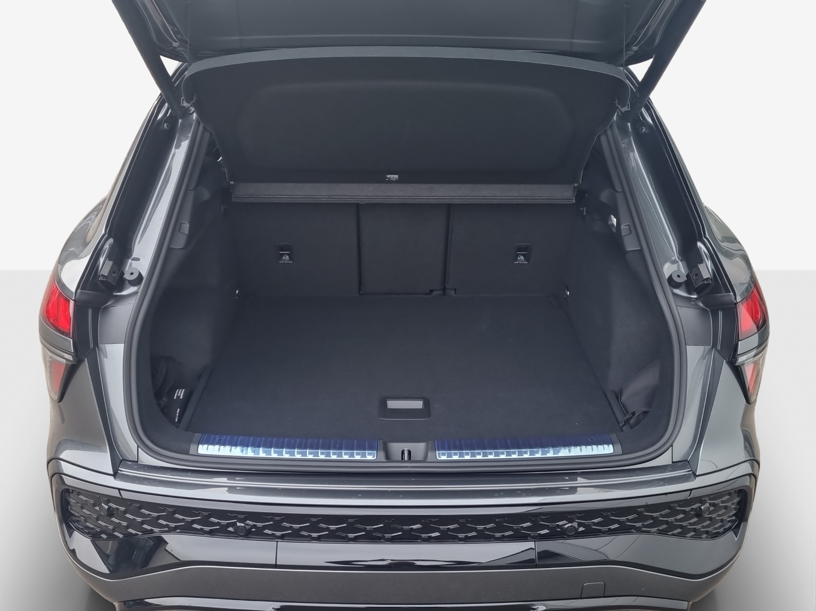 AUDI Q3 SUV TFSI quattro 195 kW S tronic-image-12