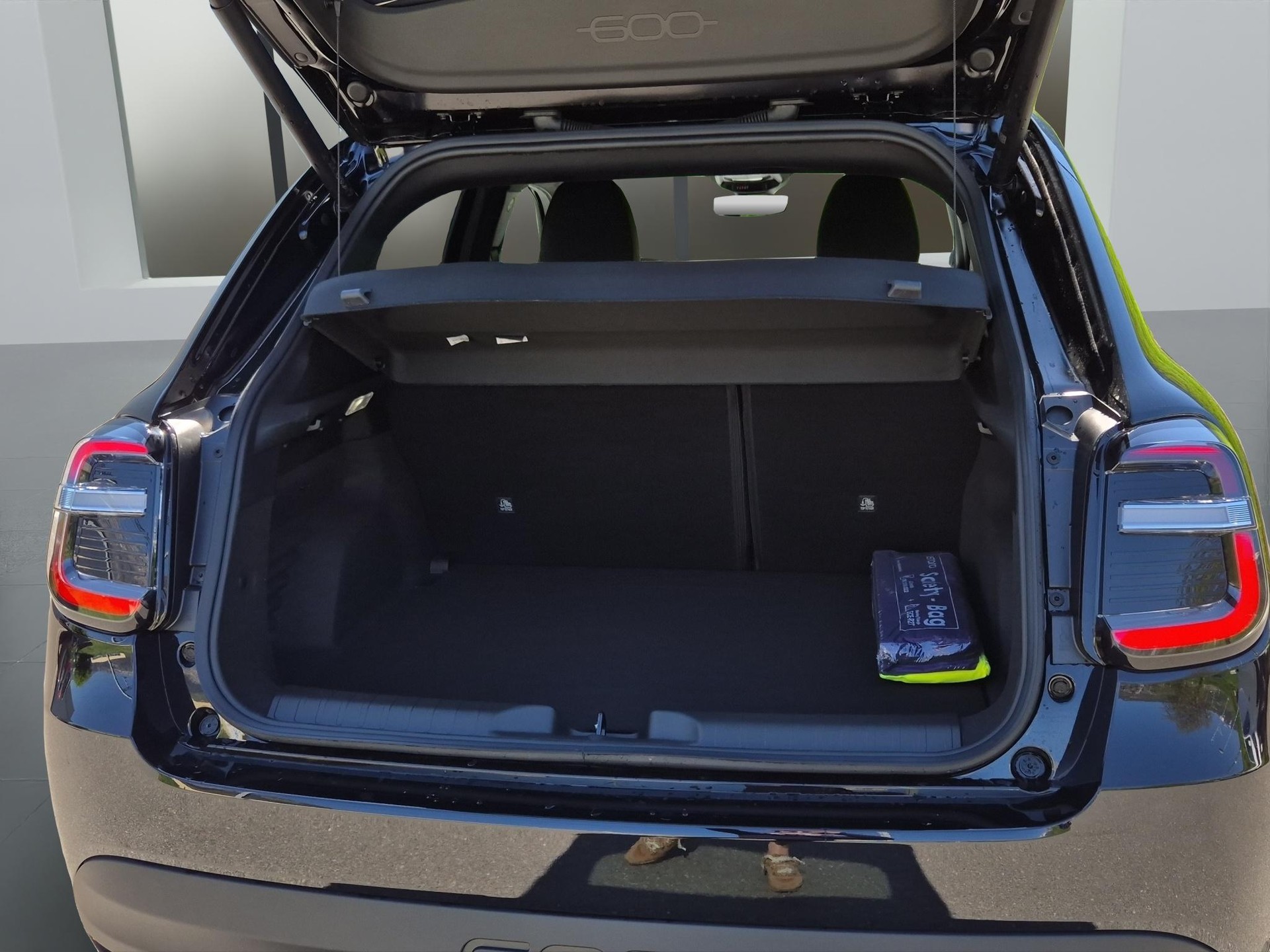 FIAT 600 1.2 Hybrid 145 Sport-image-17