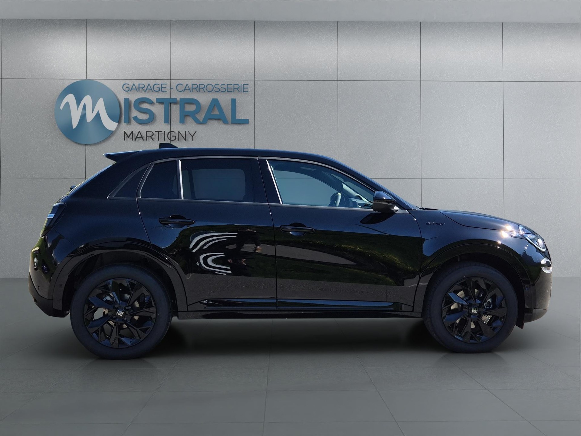 FIAT 600 1.2 Hybrid 145 Sport-image-5