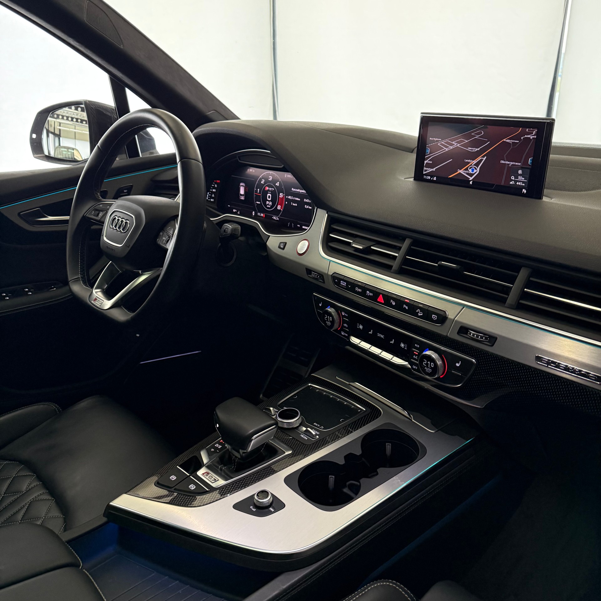 AUDI SQ7 4.0 V8 TDI quattro T-Tronic-image-25