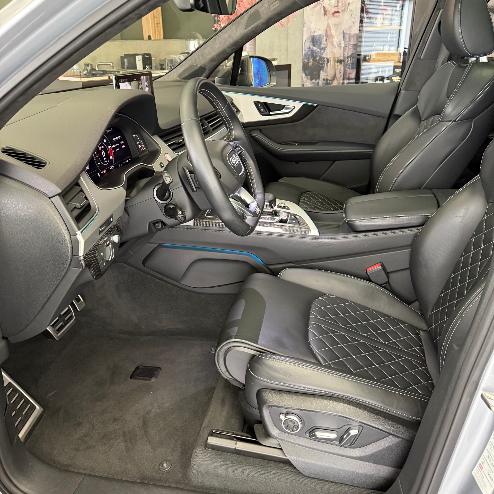 AUDI SQ7 4.0 V8 TDI quattro T-Tronic-image-16