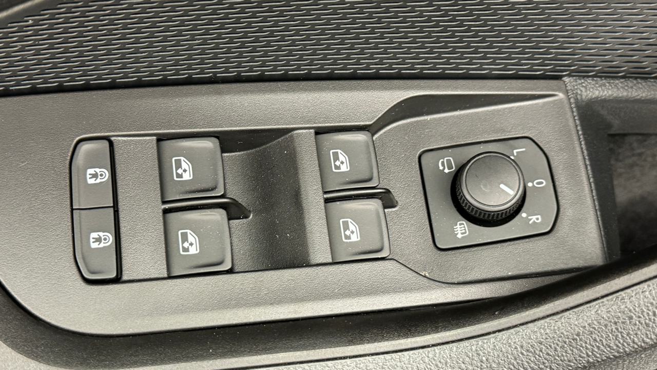 SKODA Octavia Combi 2.0 TSI DSG RS-image-8