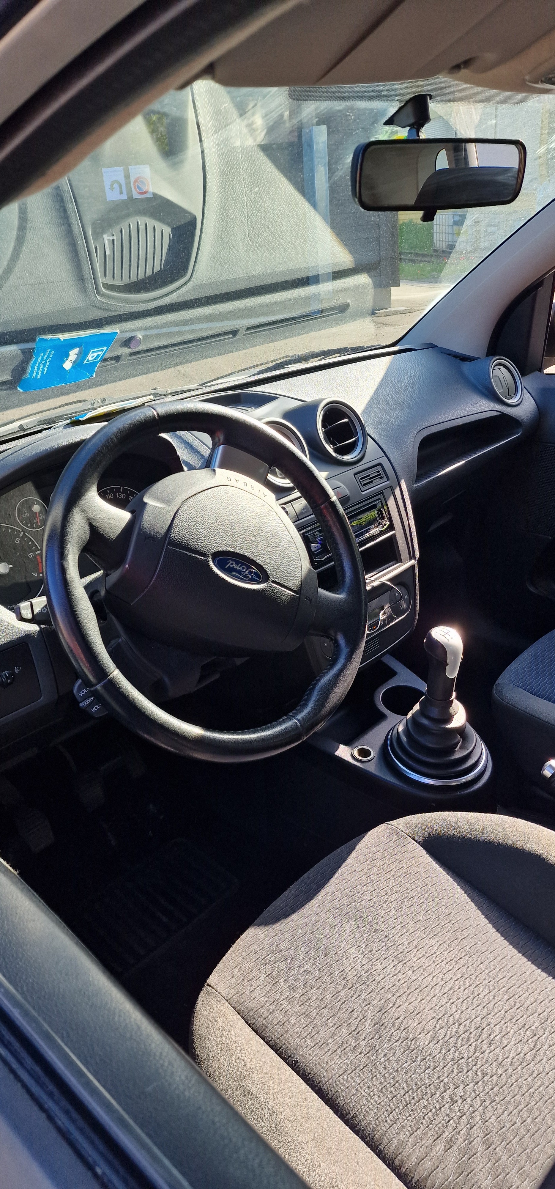 FORD Fiesta 1.4 16V Trend-image-3