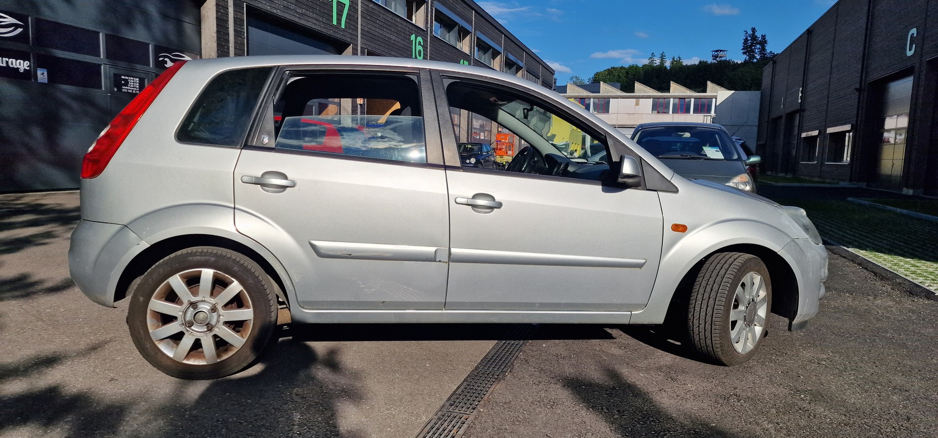 FORD Fiesta 1.4 16V Trend-image-5