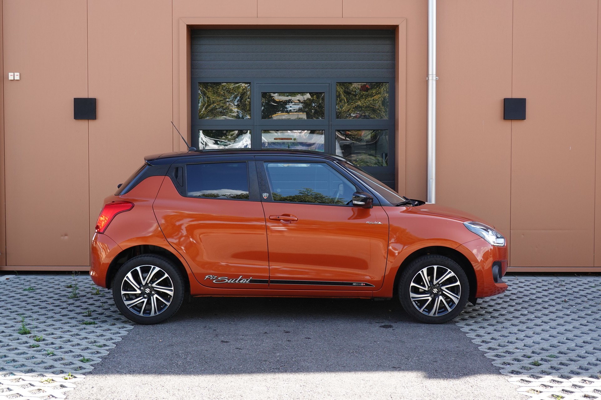 SUZUKI Swift 1.2i Piz Sulai Top Hybrid Allgrip 4x4 "CH Auto * Keyless * GPS * Caméra * Temp. Adapt"-showroom-element-3