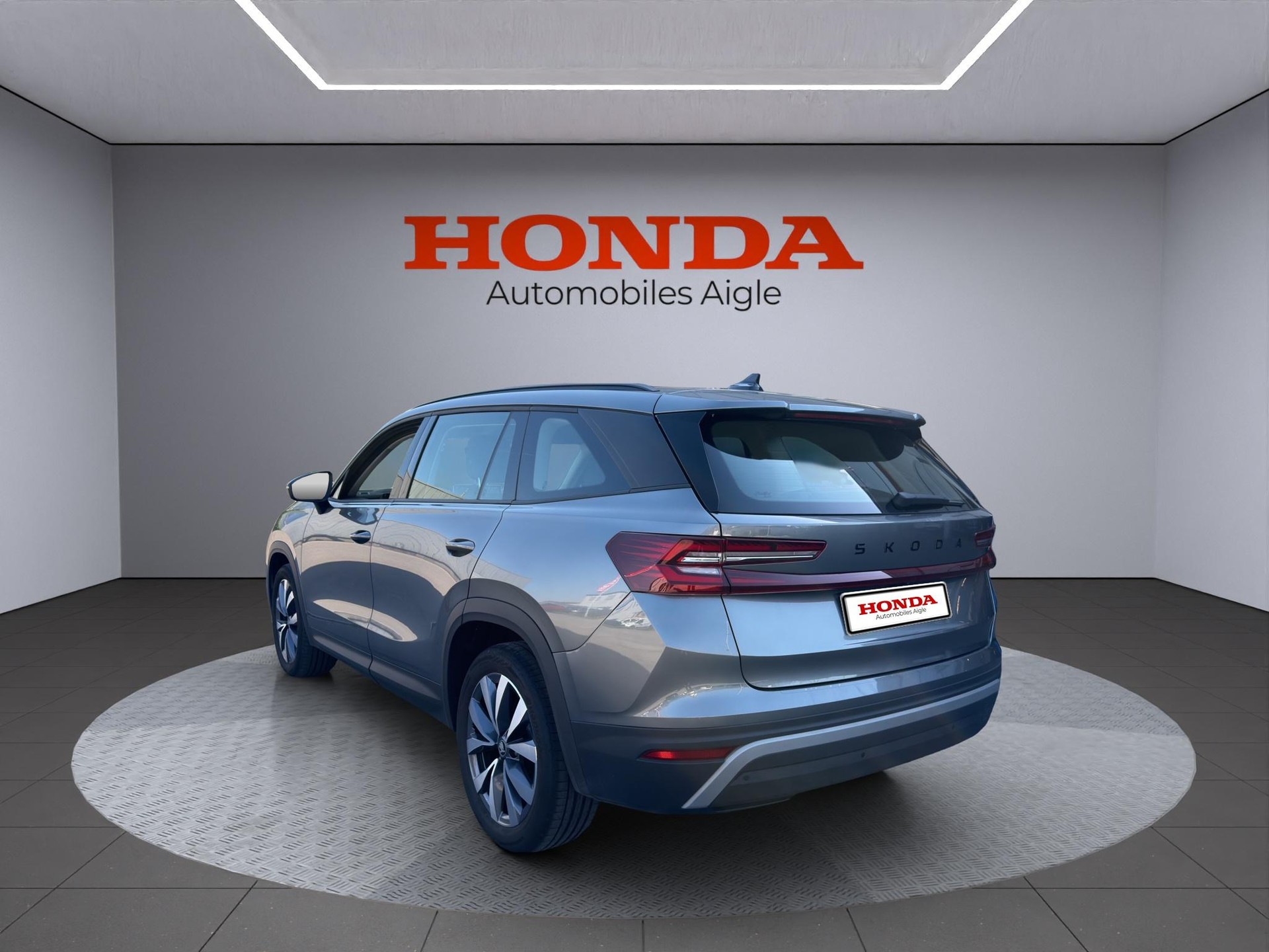 SKODA Kodiaq 2.0 TSI Selection-showroom-element-2