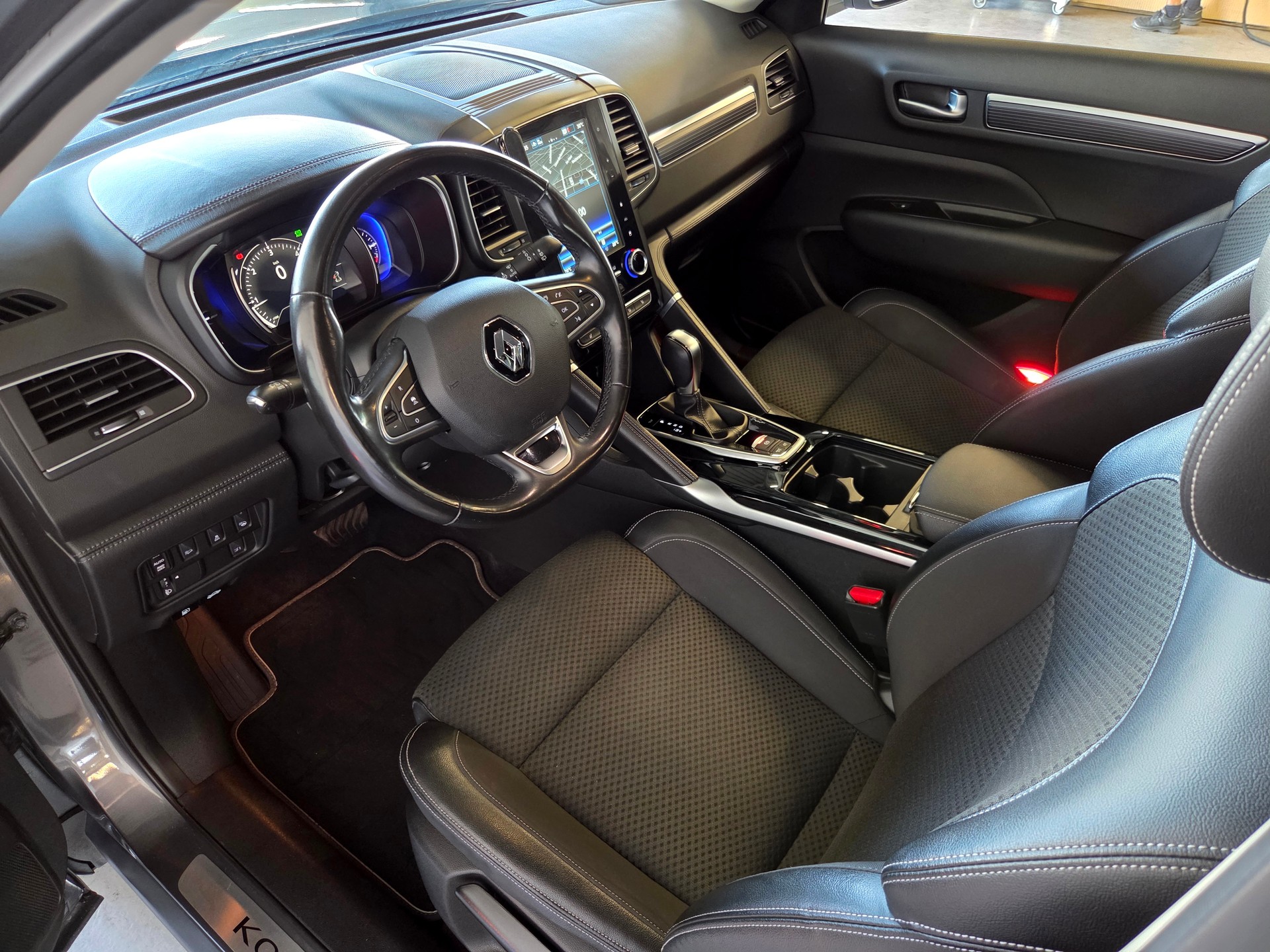 RENAULT Koleos 2.0 Blue dCi techno X-Tronic 4WD-showroom-element-3