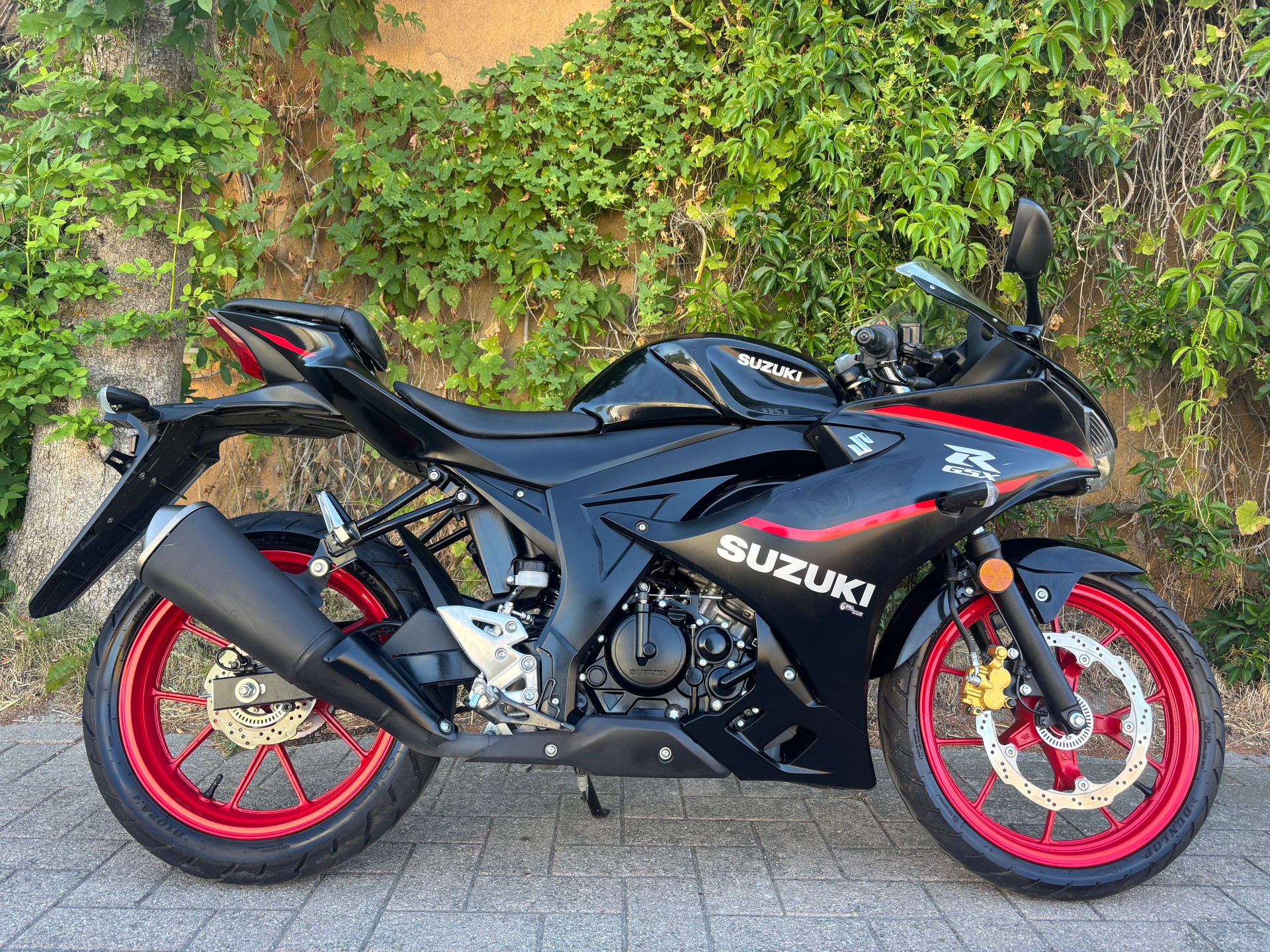 SUZUKI GSX-R 125-image-0