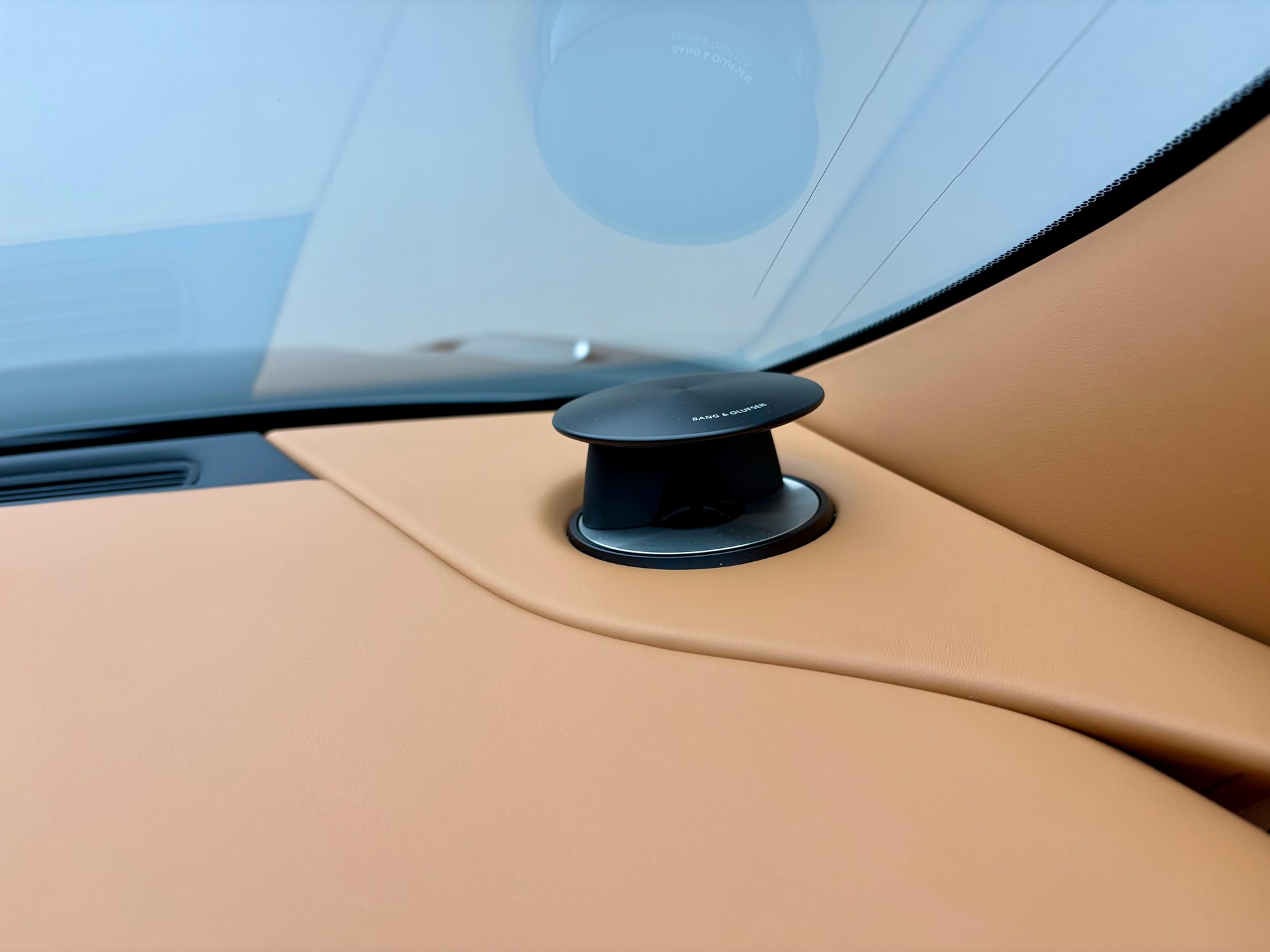 ASTON MARTIN DB11 Coupé 5.2 V12 Bi-Turbo Launch Ed.-image-12