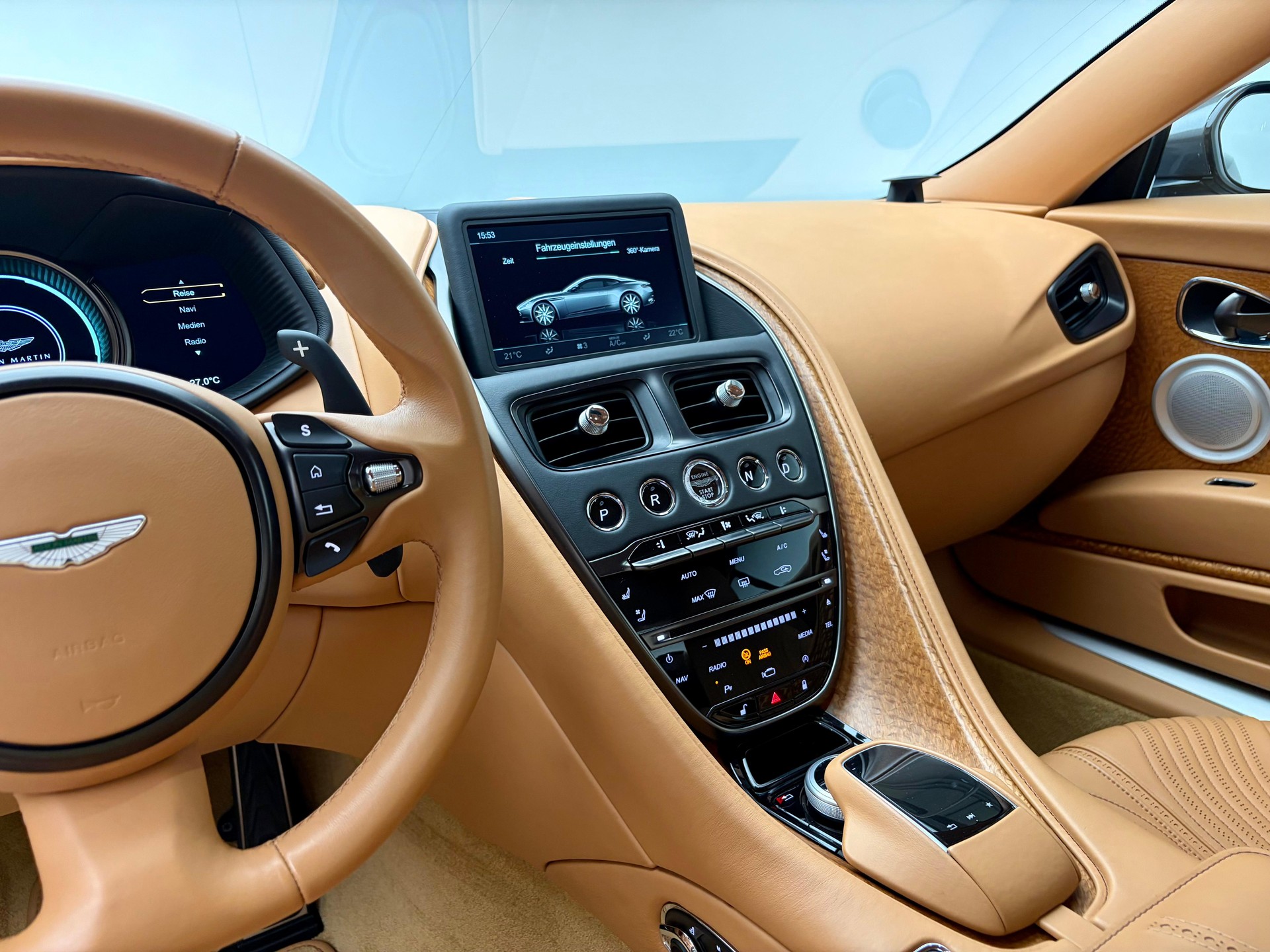 ASTON MARTIN DB11 Coupé 5.2 V12 Bi-Turbo Launch Ed.-image-8