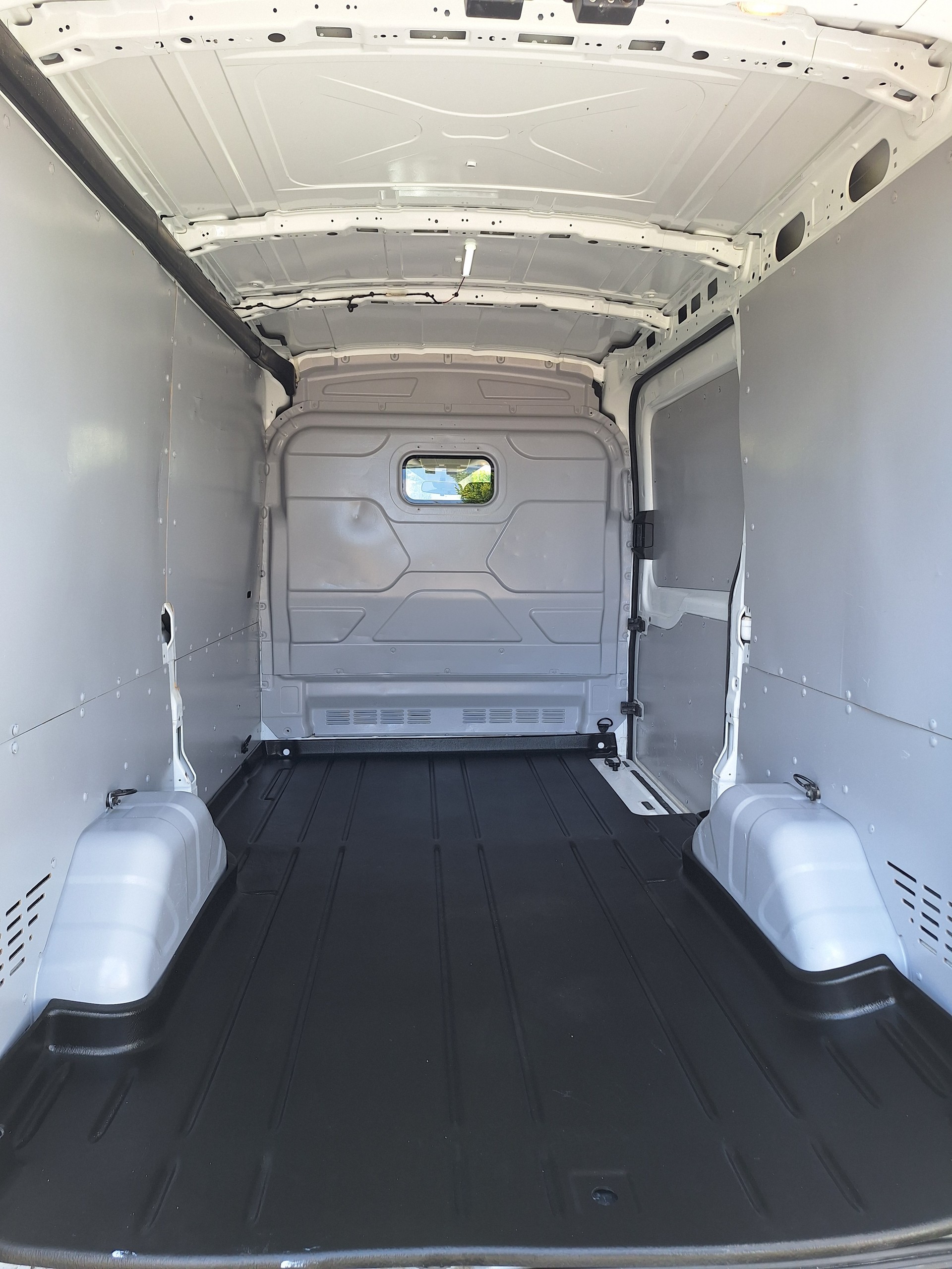 FORD Transit Van 310 L2 Trend 2.0 TDCi 105 FWD-image-6