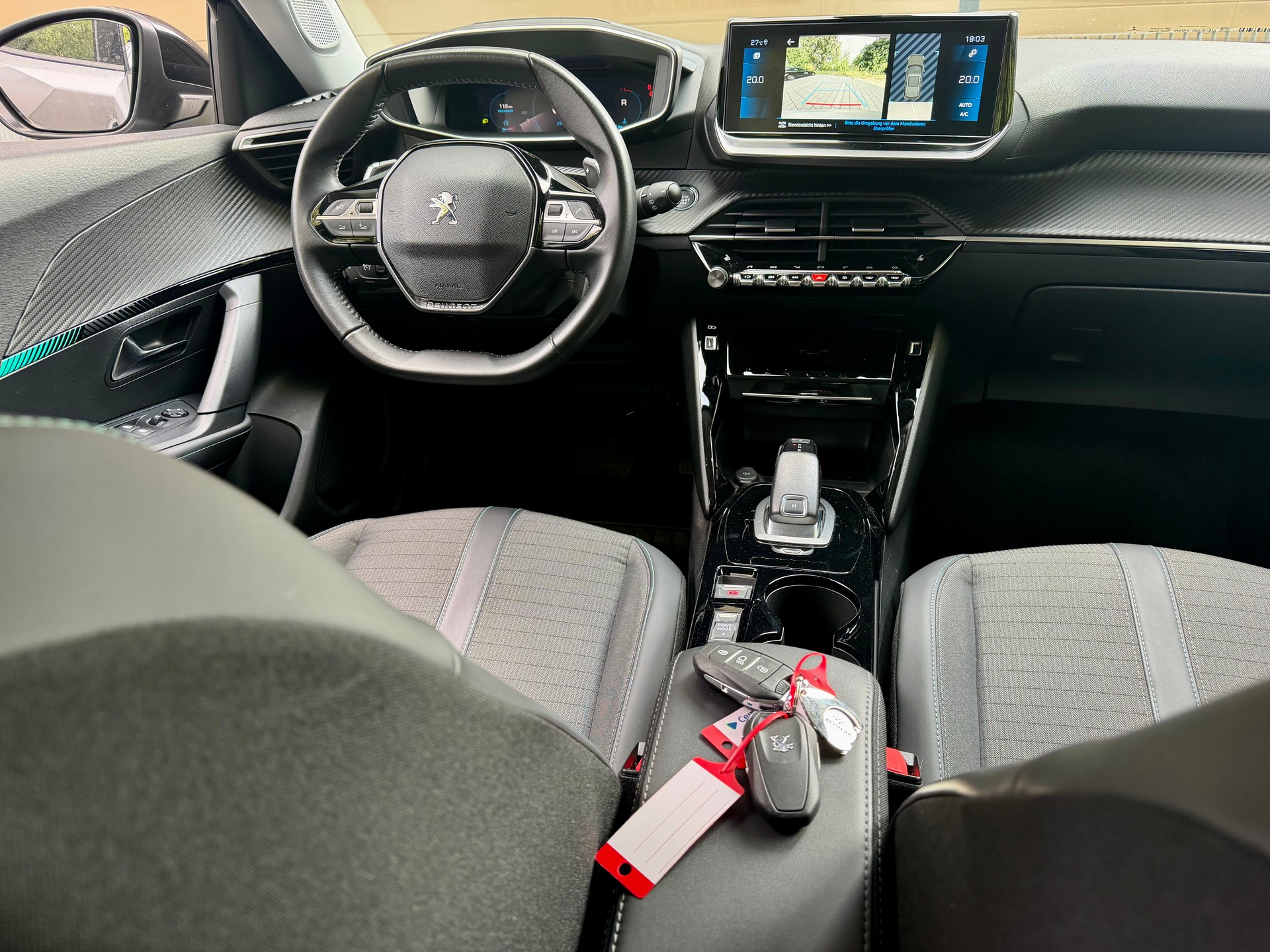 PEUGEOT 2008 1.2 PureTech Allure Pack EAT8-image-13