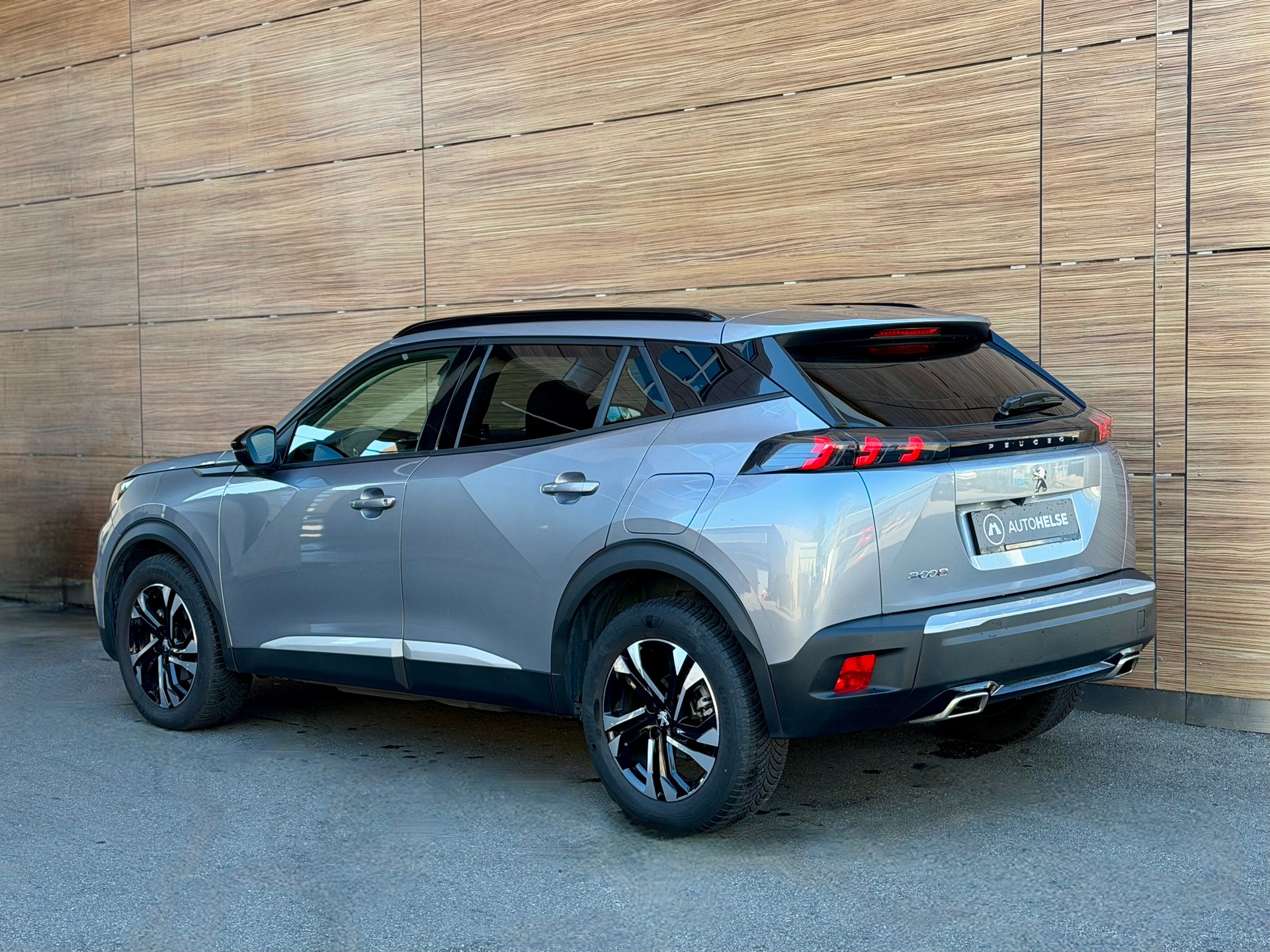 PEUGEOT 2008 1.2 PureTech Allure Pack EAT8-image-4