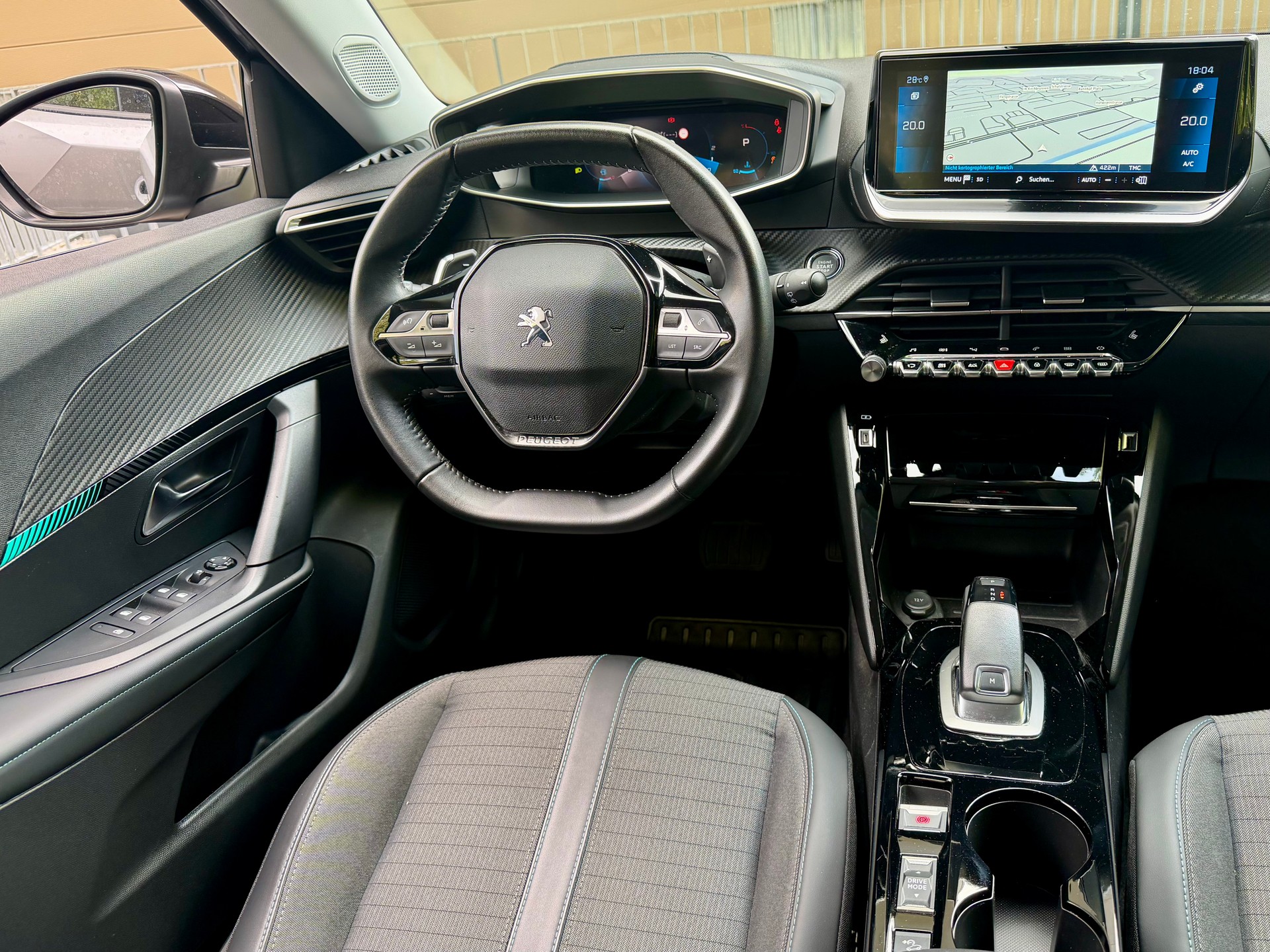 PEUGEOT 2008 1.2 PureTech Allure Pack EAT8-image-12