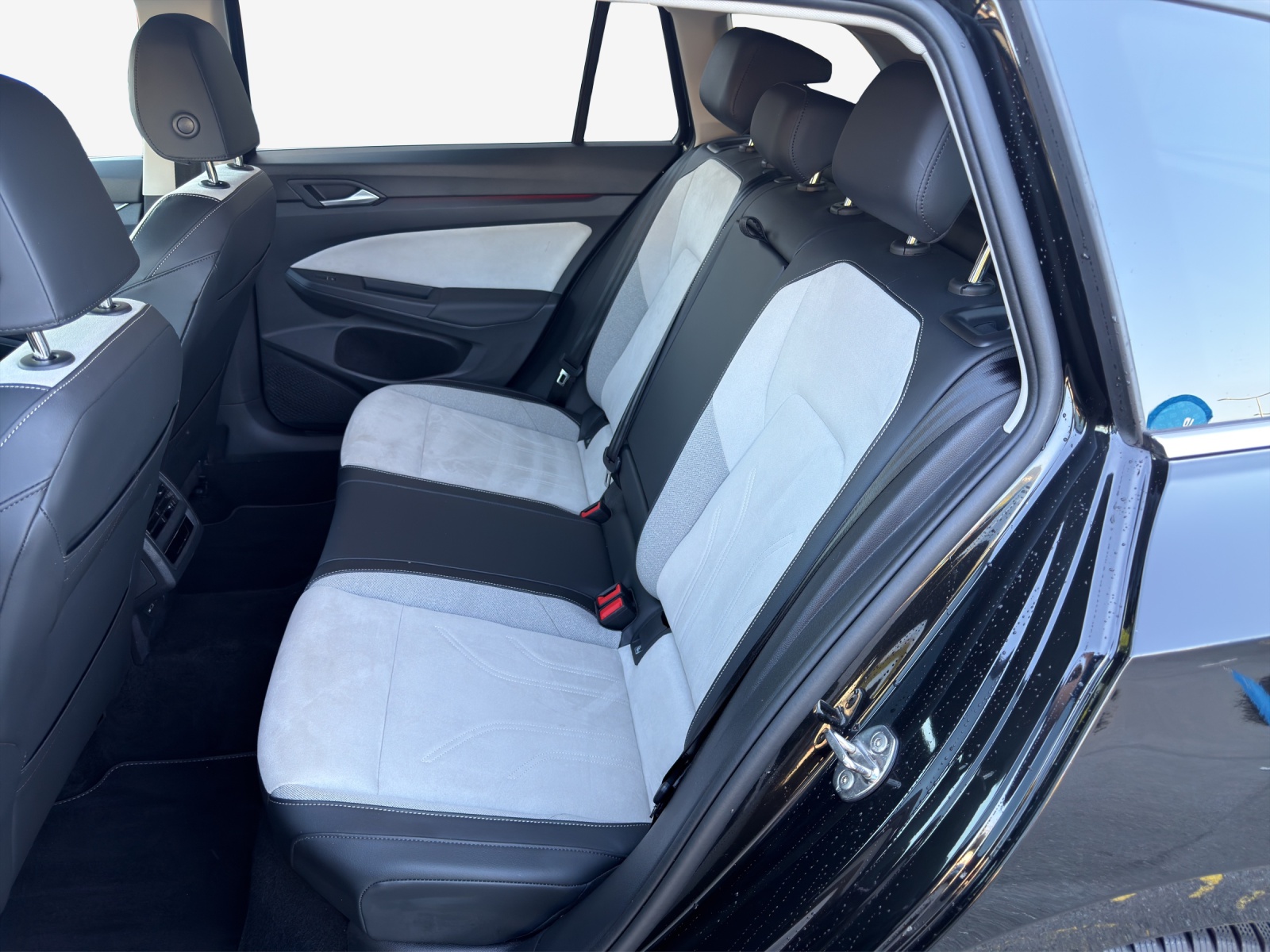 VW Golf Variant 2.0 TDI Style DSG-image-11