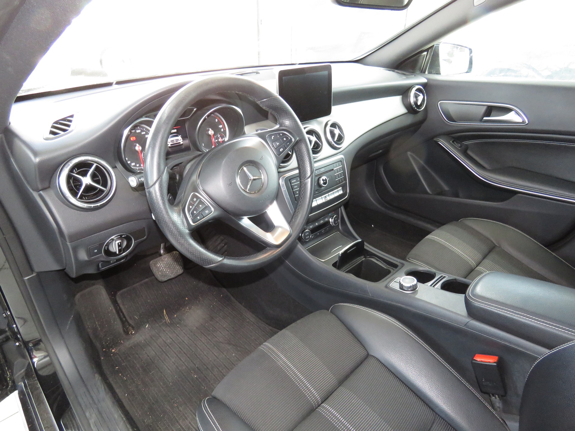 MERCEDES-BENZ CLA Shooting Brake 200 d Urban 7G-DCT (Automat) Fixpreis !!!-image-6