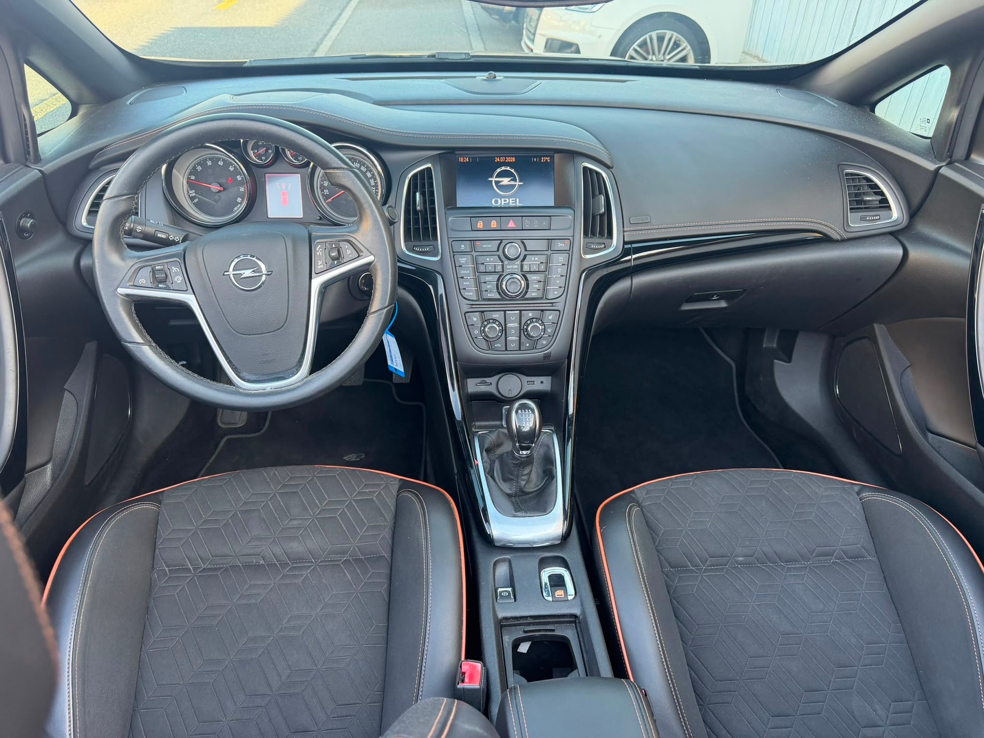 OPEL Cascada 1.4i 16V Turbo Cosmo-image-12