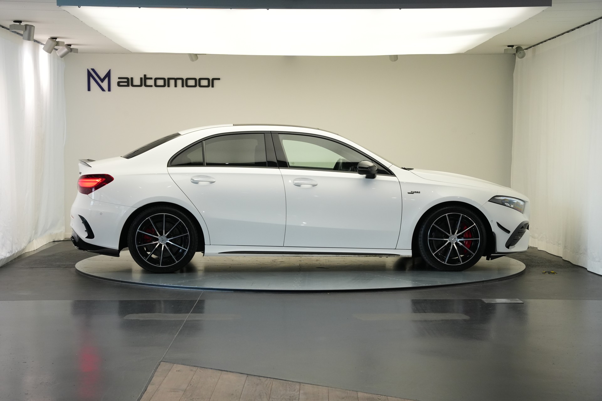 MERCEDES-BENZ A AMG 35 4Matic+ 8G-DCT *Performance Sitze* *Facelift*-showroom-element-3