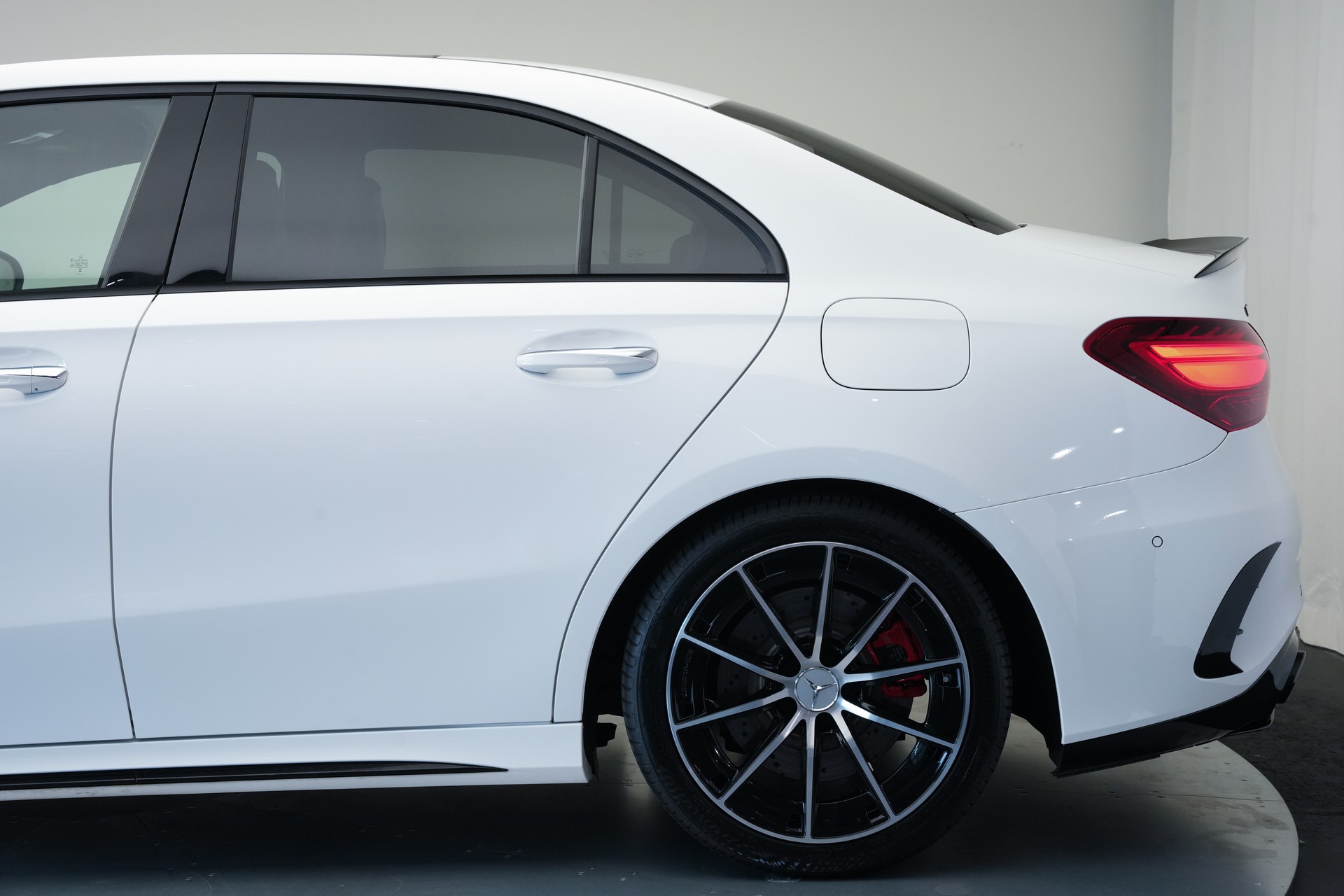 MERCEDES-BENZ A AMG 35 4Matic+ 8G-DCT *Performance Sitze* *Facelift*-image-44